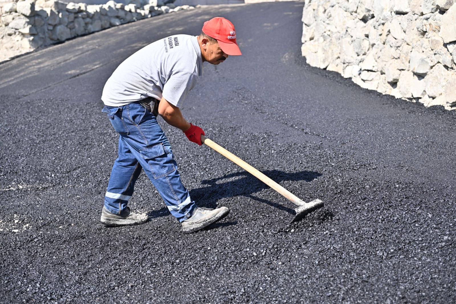 Büyükşehir, Gördes’i Asfaltladı (5)