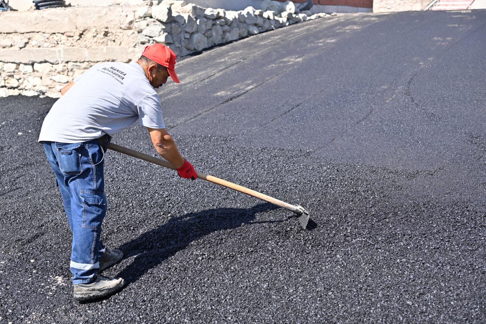 Büyükşehir, Gördes’i Asfaltladı (6)