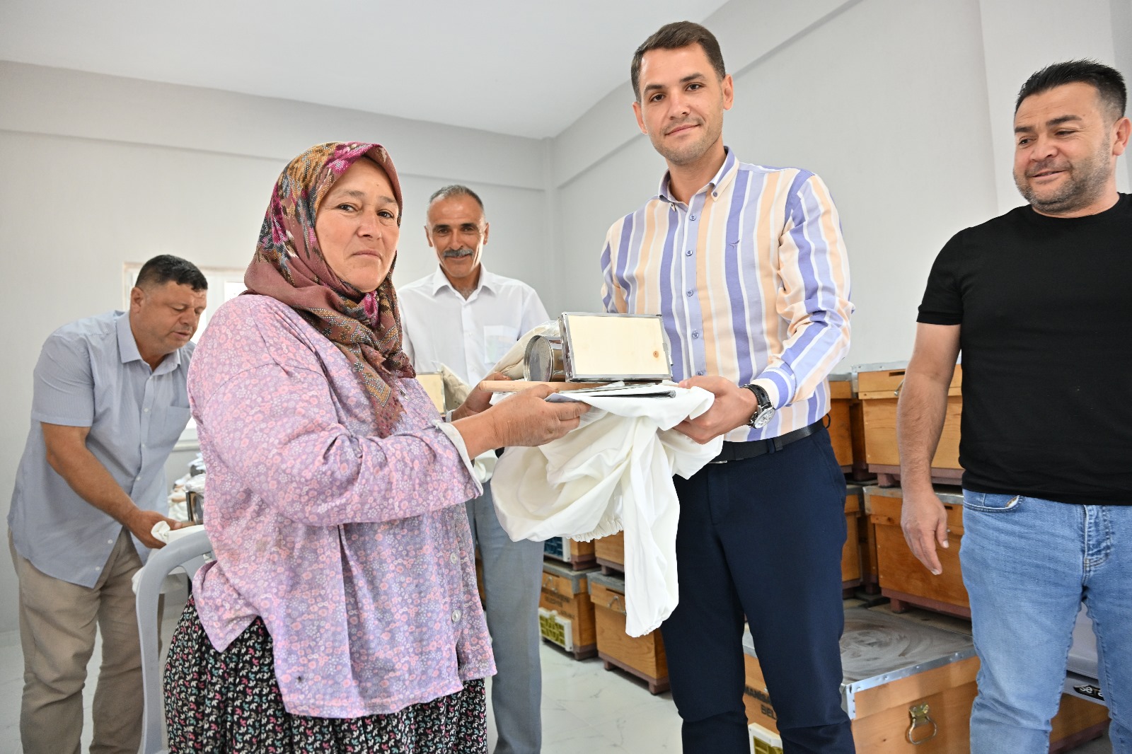 Büyükşehir’den Kırkağaçlı Kadınlara Arıcılık Desteği (3)