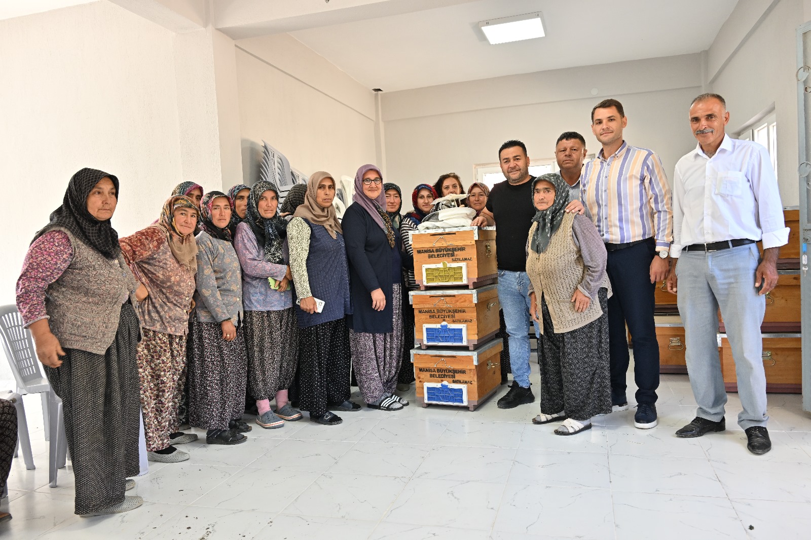 Büyükşehir’den Kırkağaçlı Kadınlara Arıcılık Desteği (9)