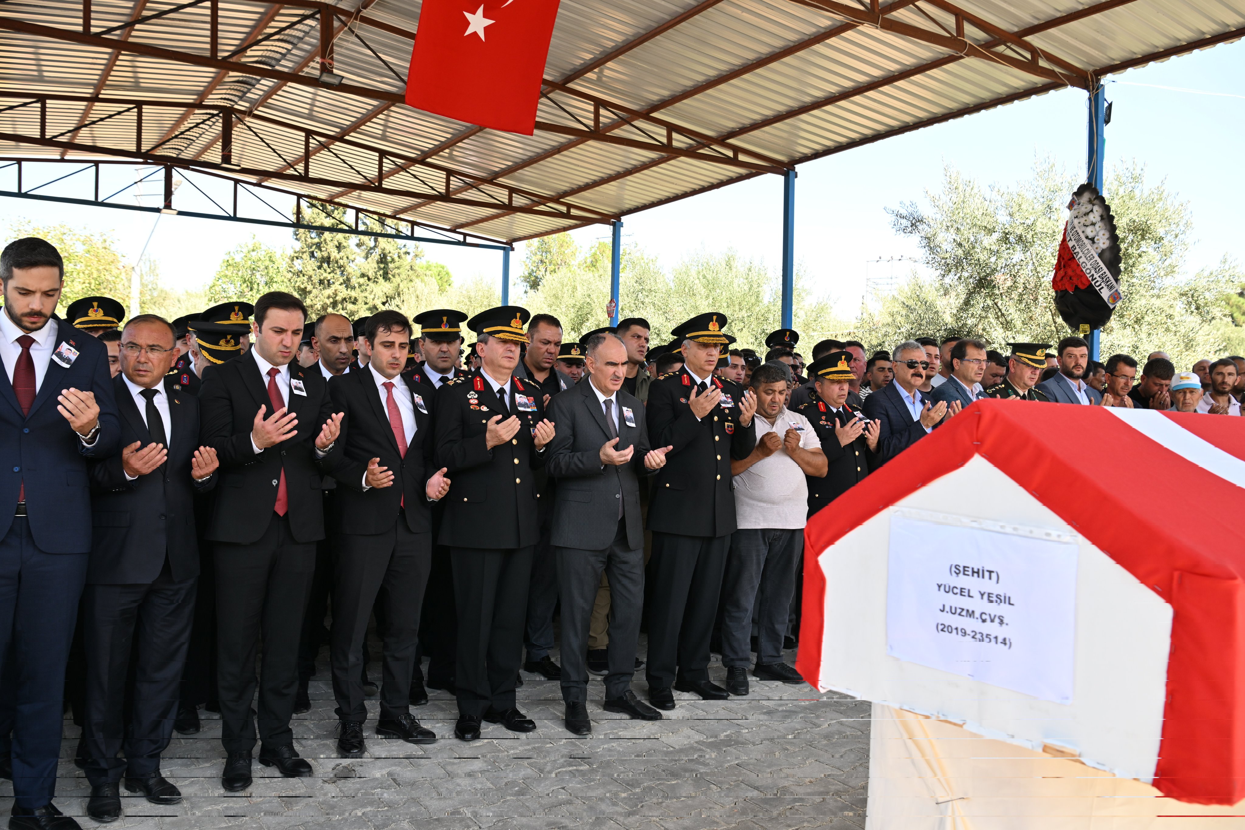 G0Zx H Of W E A A Z Ug W