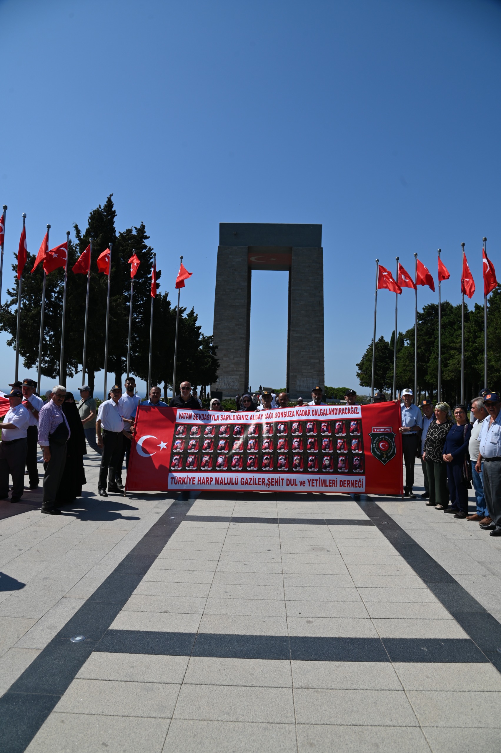 Gaziler Ve Şehit Yakınları Çanakkale’yi Gezdi (9)