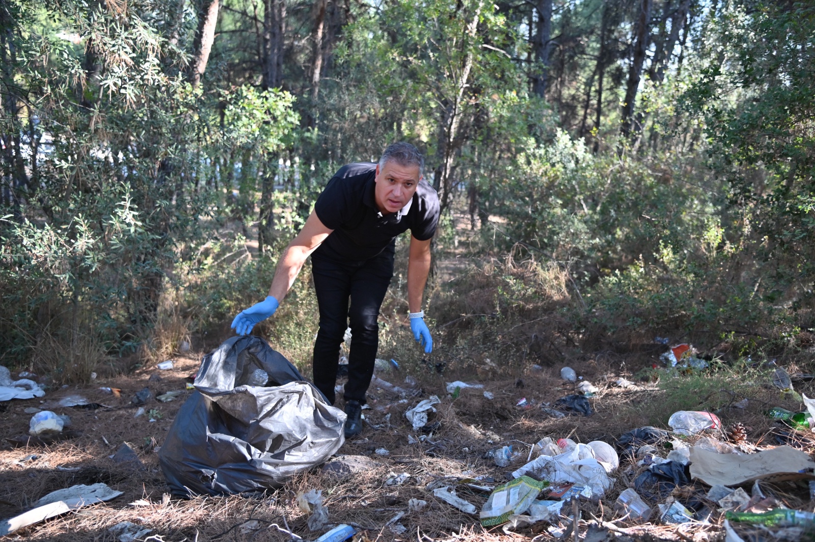 Gönüllüler Çevre Temizliğine Dikkat Çekti (2)