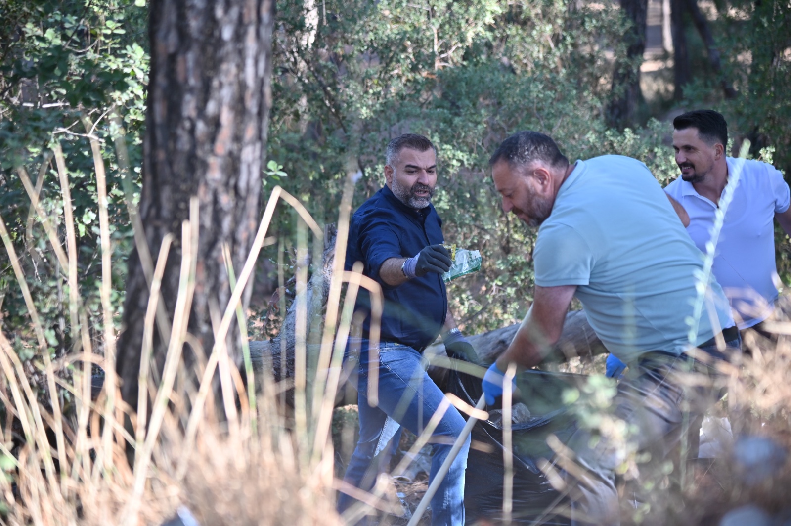 Gönüllüler Çevre Temizliğine Dikkat Çekti (4)