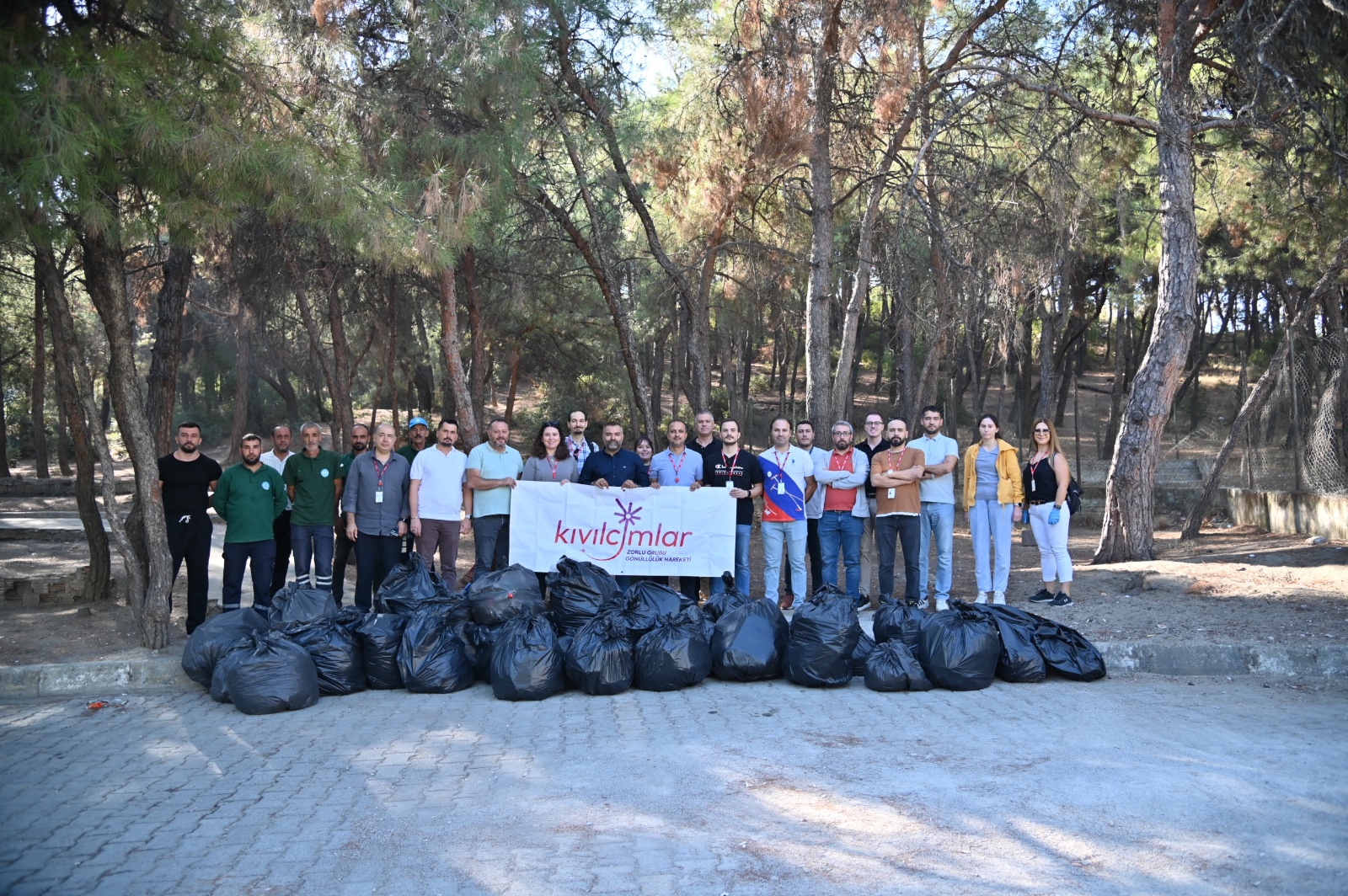 Gönüllüler Çevre Temizliğine Dikkat Çekti (6)