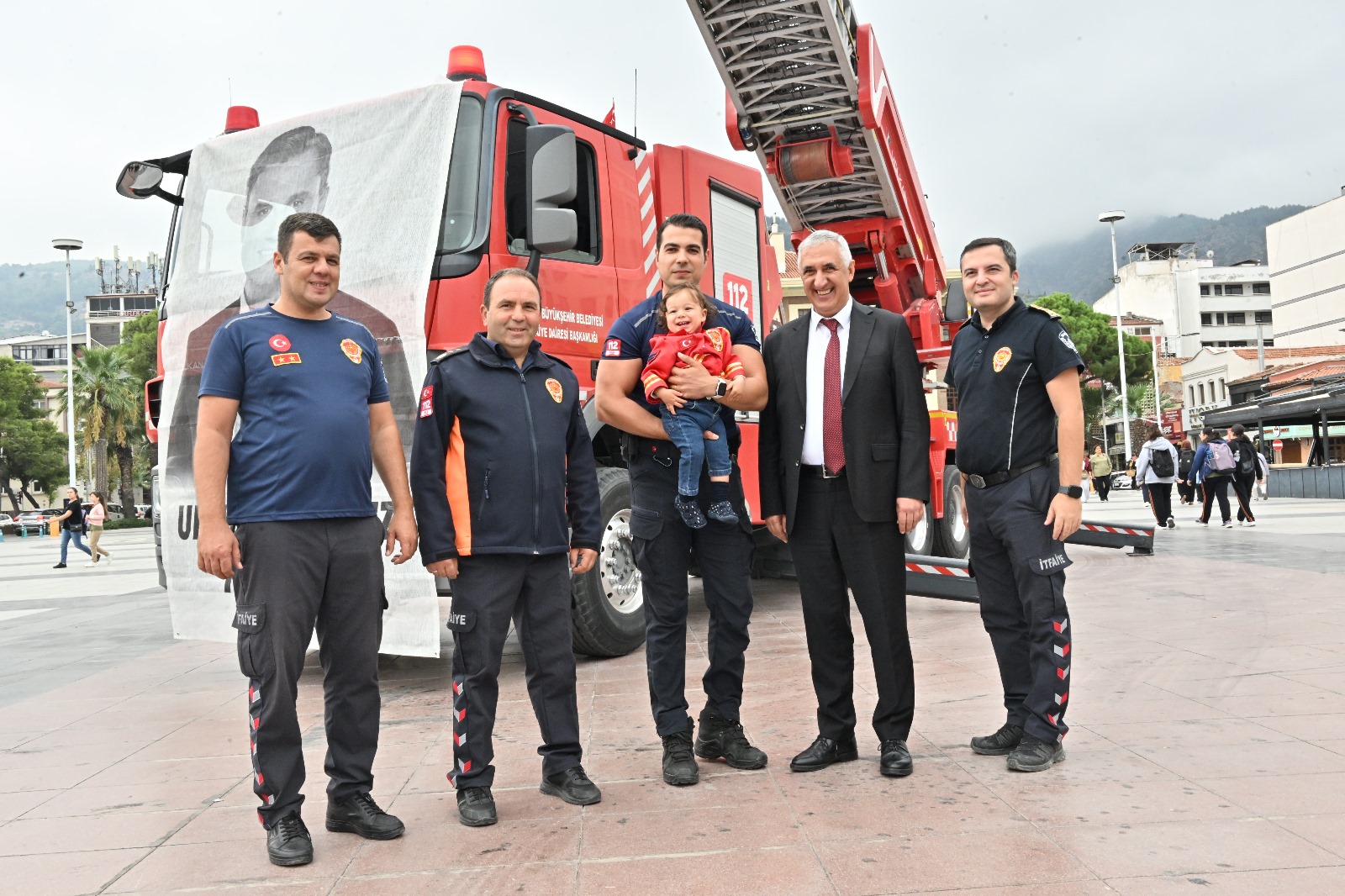 Manisa İtfaiyesinden Haftaya Yakışır Kutlama (12)