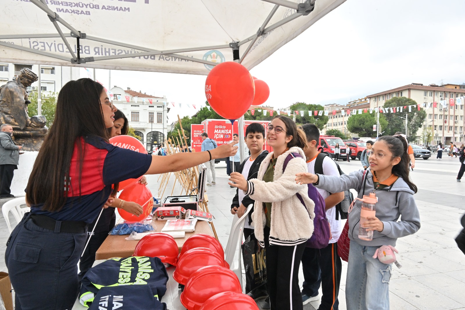 Manisa İtfaiyesinden Haftaya Yakışır Kutlama (15)