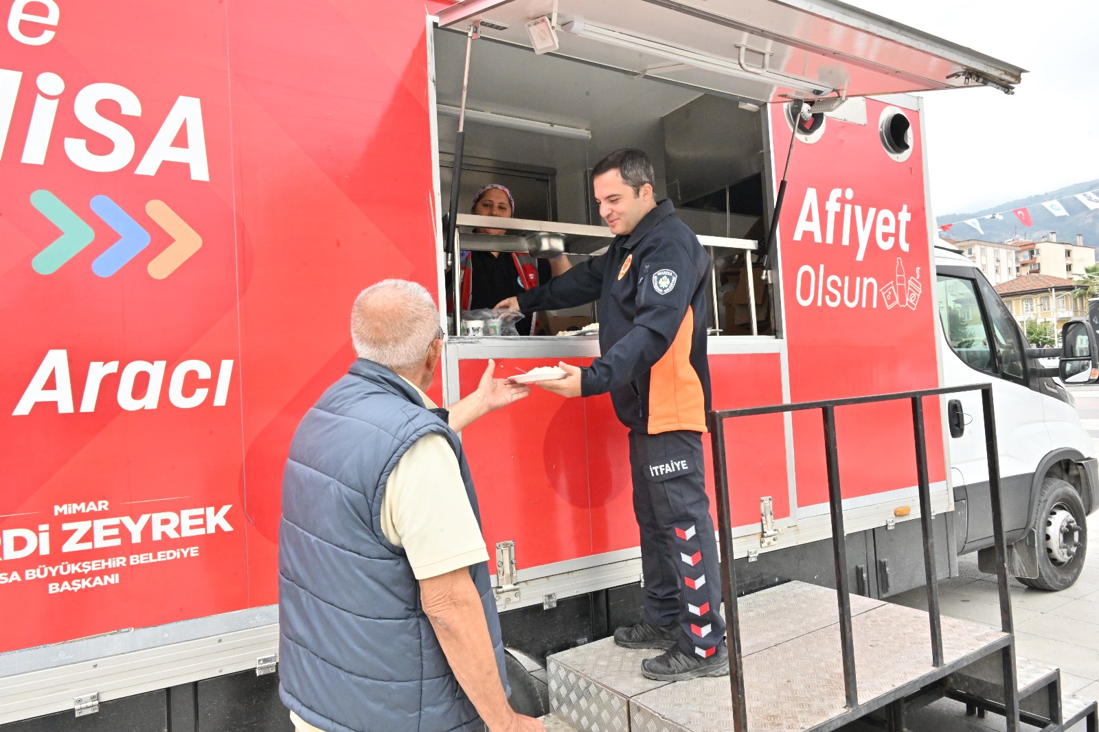 Manisa İtfaiyesinden Haftaya Yakışır Kutlama (20)