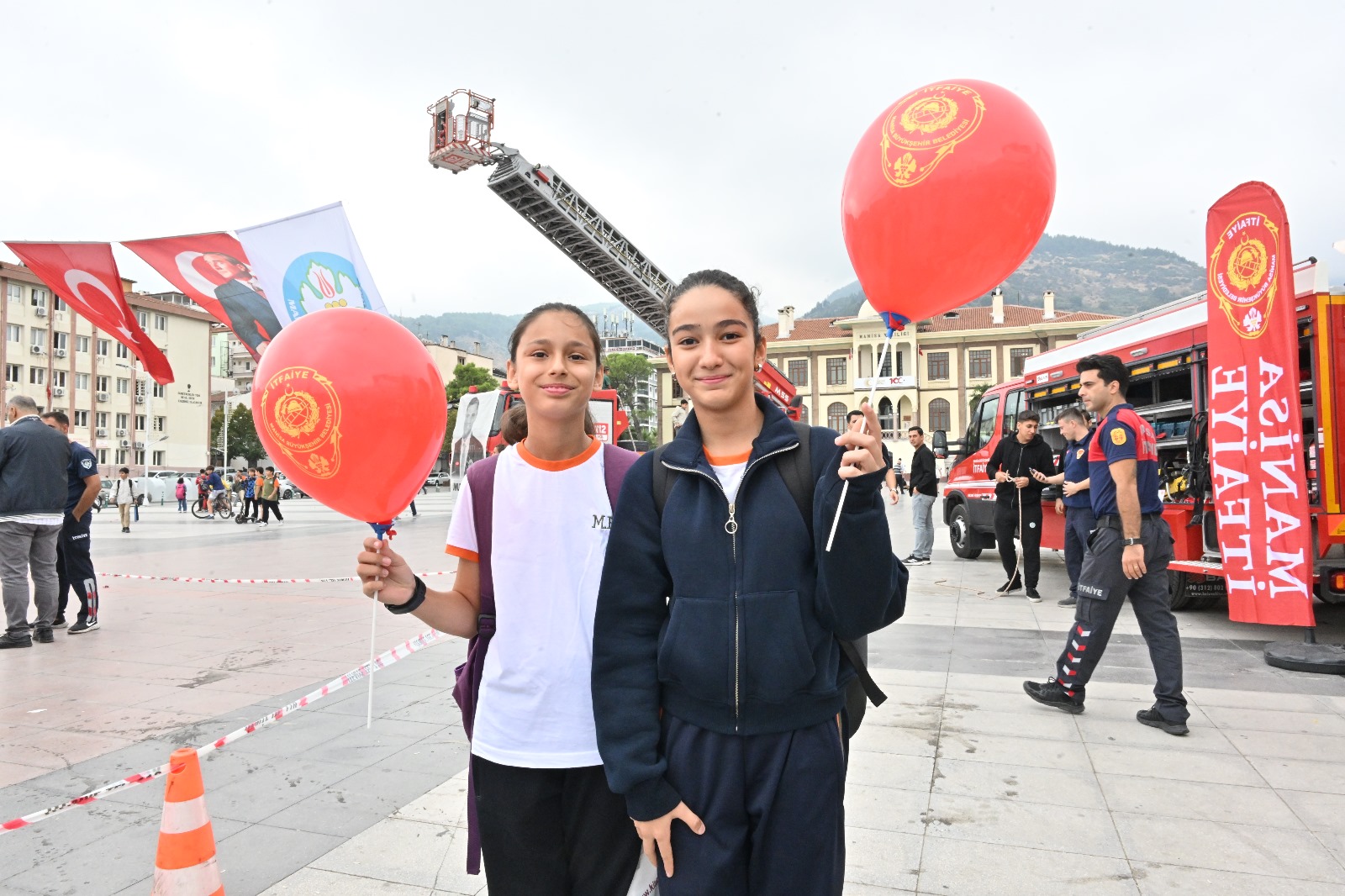 Manisa İtfaiyesinden Haftaya Yakışır Kutlama (24)