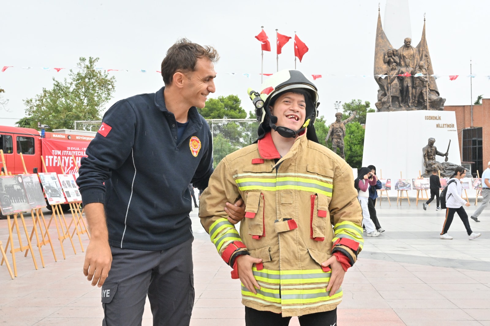 Manisa İtfaiyesinden Haftaya Yakışır Kutlama (28)