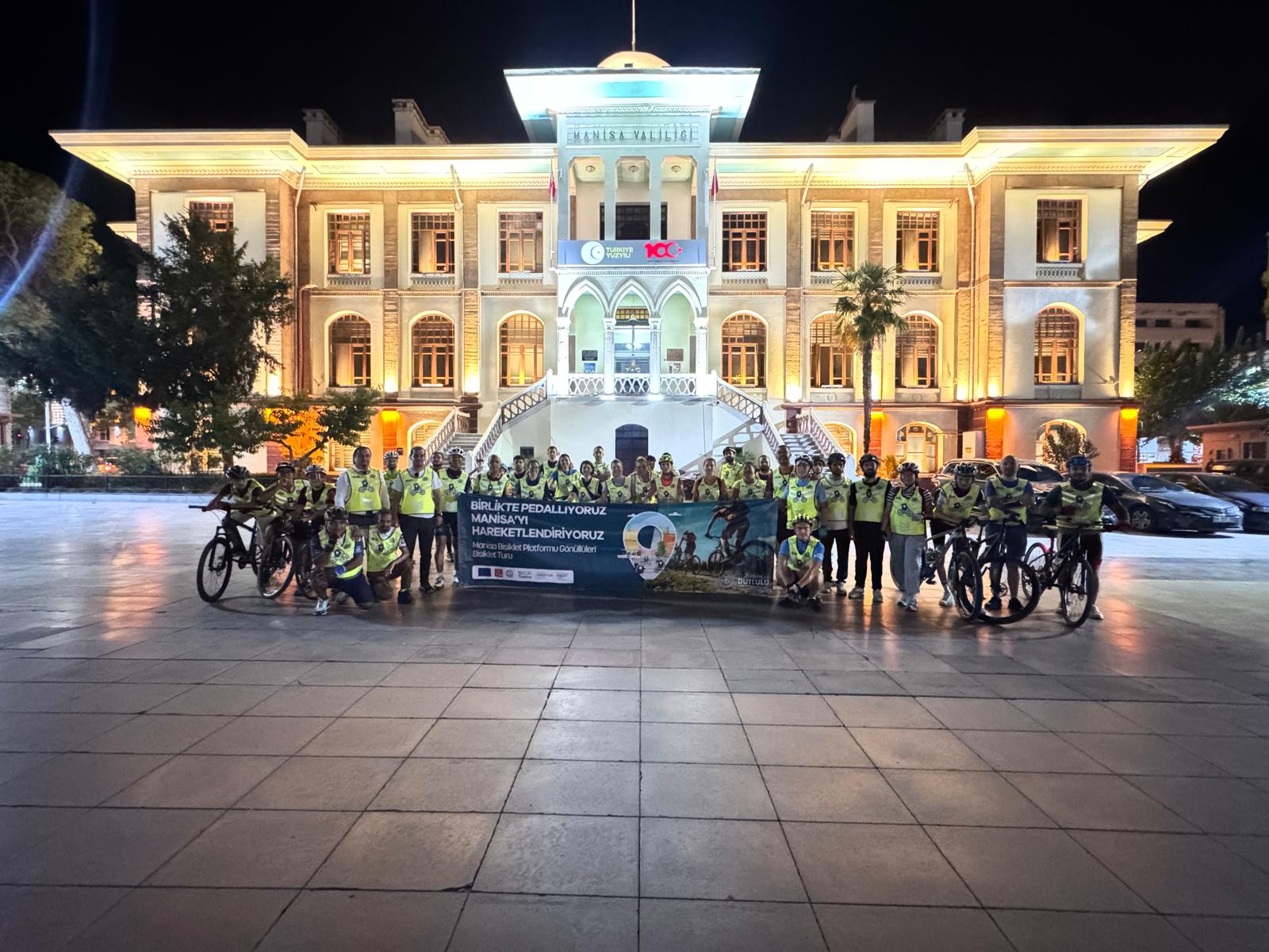 Manisalılar Sağlık Ve Hareket İçin Bir Araya Geldi (1)