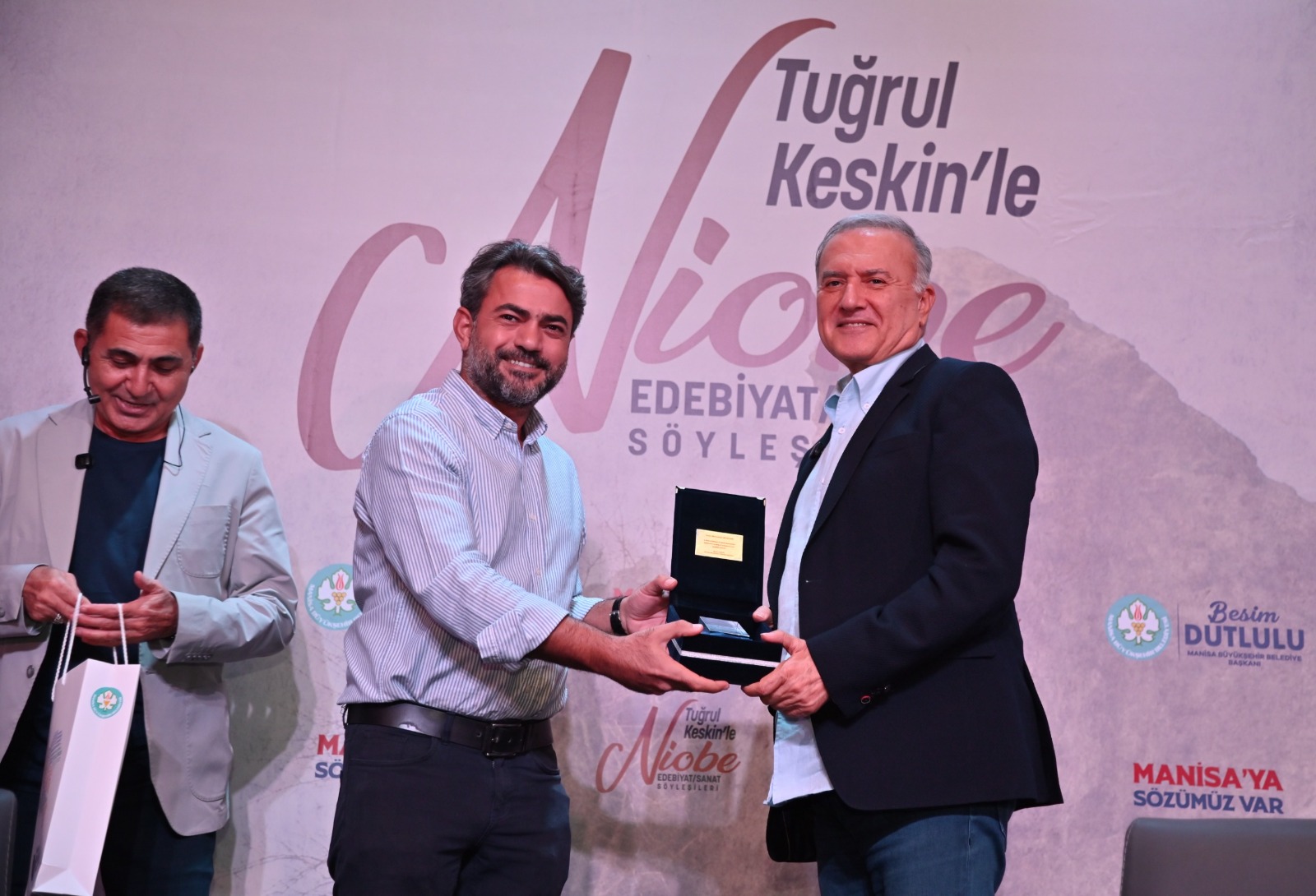 Murathan Mungan Manisa’da Sanatseverlerle Buluştu (3)