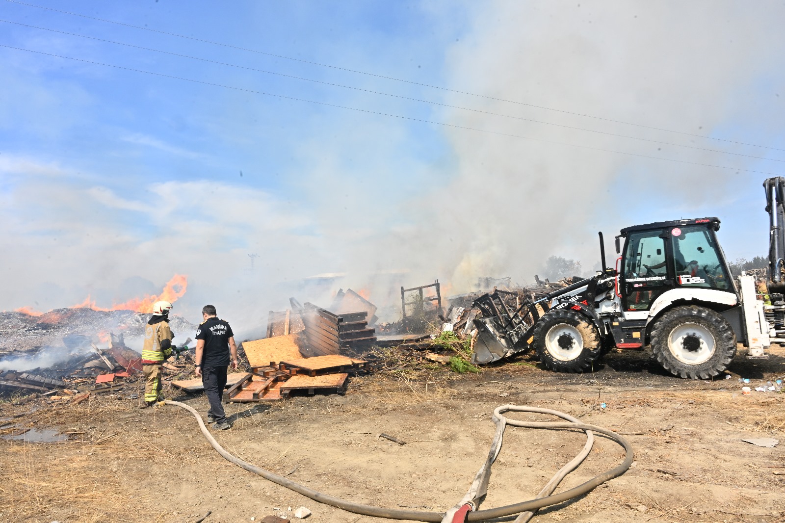 Palet Fabrikasındaki Yangın Kontrol Altına Alındı (6)