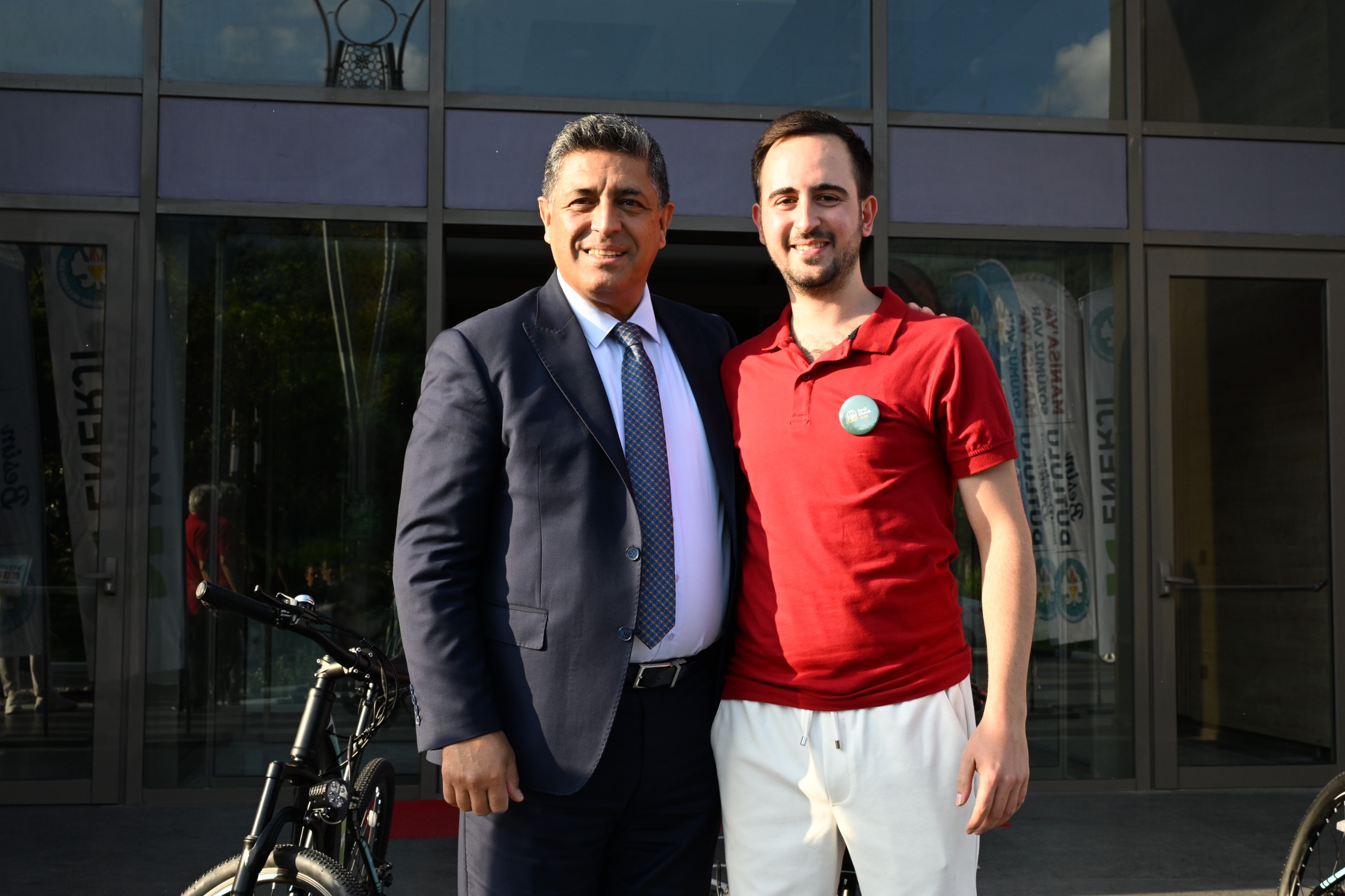 ‘Adımla Manisa’ Projesinde Elektrikli Bisikletler Sahiplerini Buldu (16)