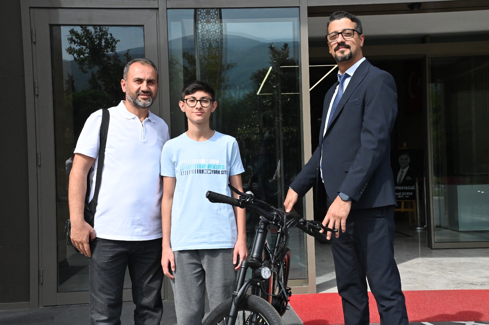 ‘Adımla Manisa’ Projesinde Elektrikli Bisikletler Sahiplerini Buldu (22)