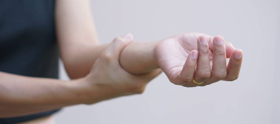 Kolunuzda Garip Bir Uyuşma Mı Var Hafife Almayın! (4)