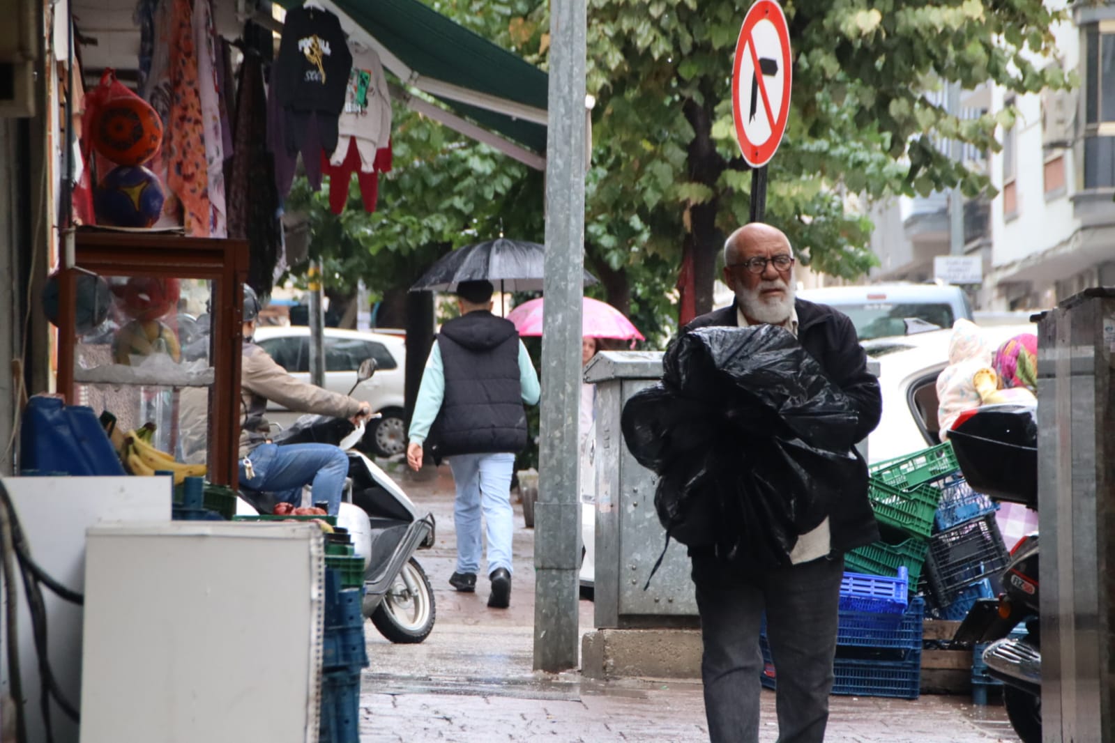 Manisa’da Sağanak Yağış Bereket Getirdi (4)