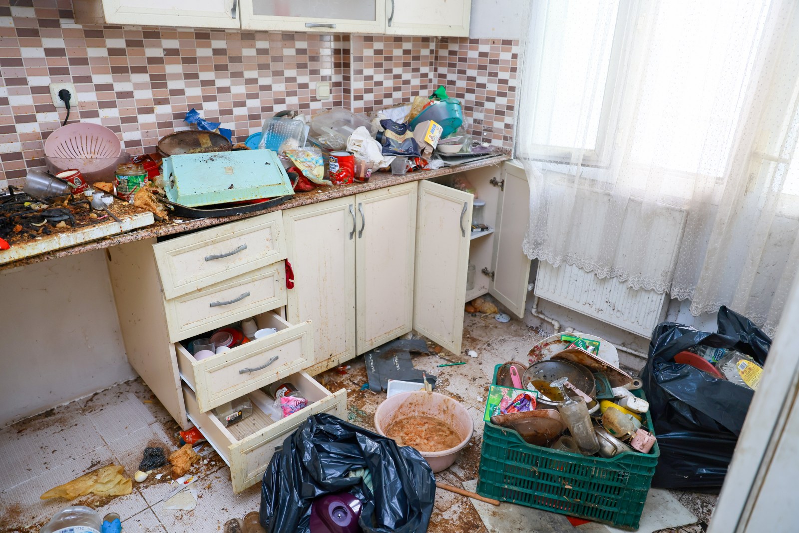 Manisa’da sıcak karşılaşma: Otostop çeken öğrencilere başkan sürprizi