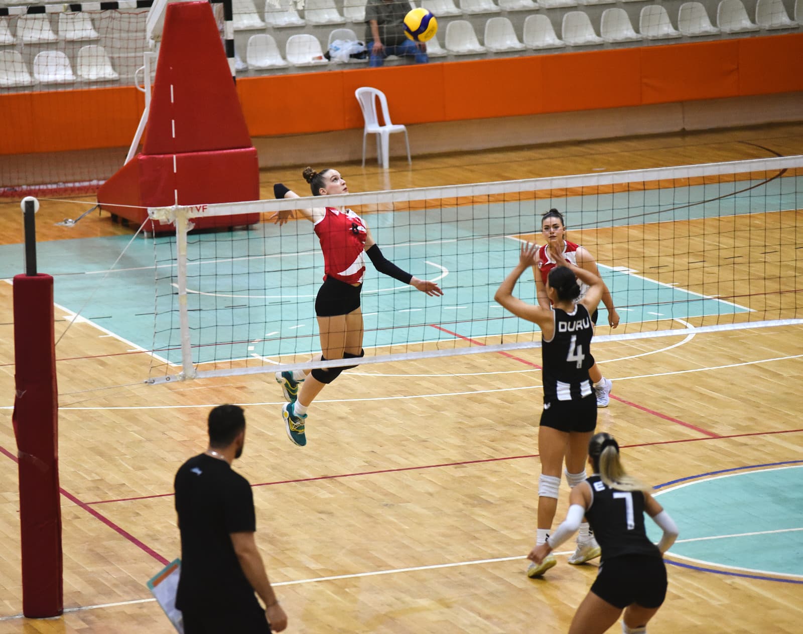 Yunusemreli sultanlardan tarihi galibiyet!