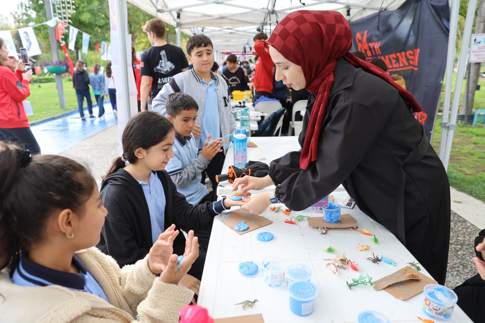 Manisa'da bilim şenliği kapılarını açtı