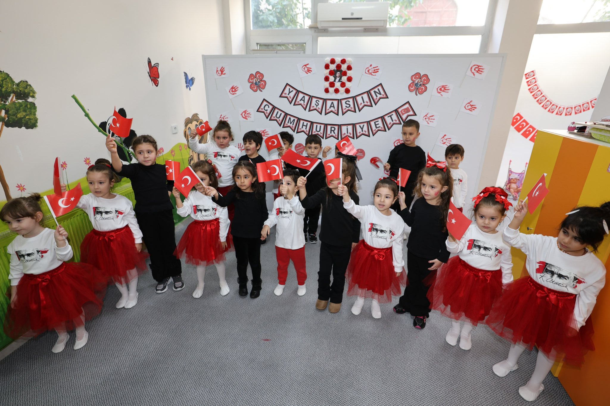 Manisa’da Cumhuriyet’in 102. yılı coşkuyla kutlandı