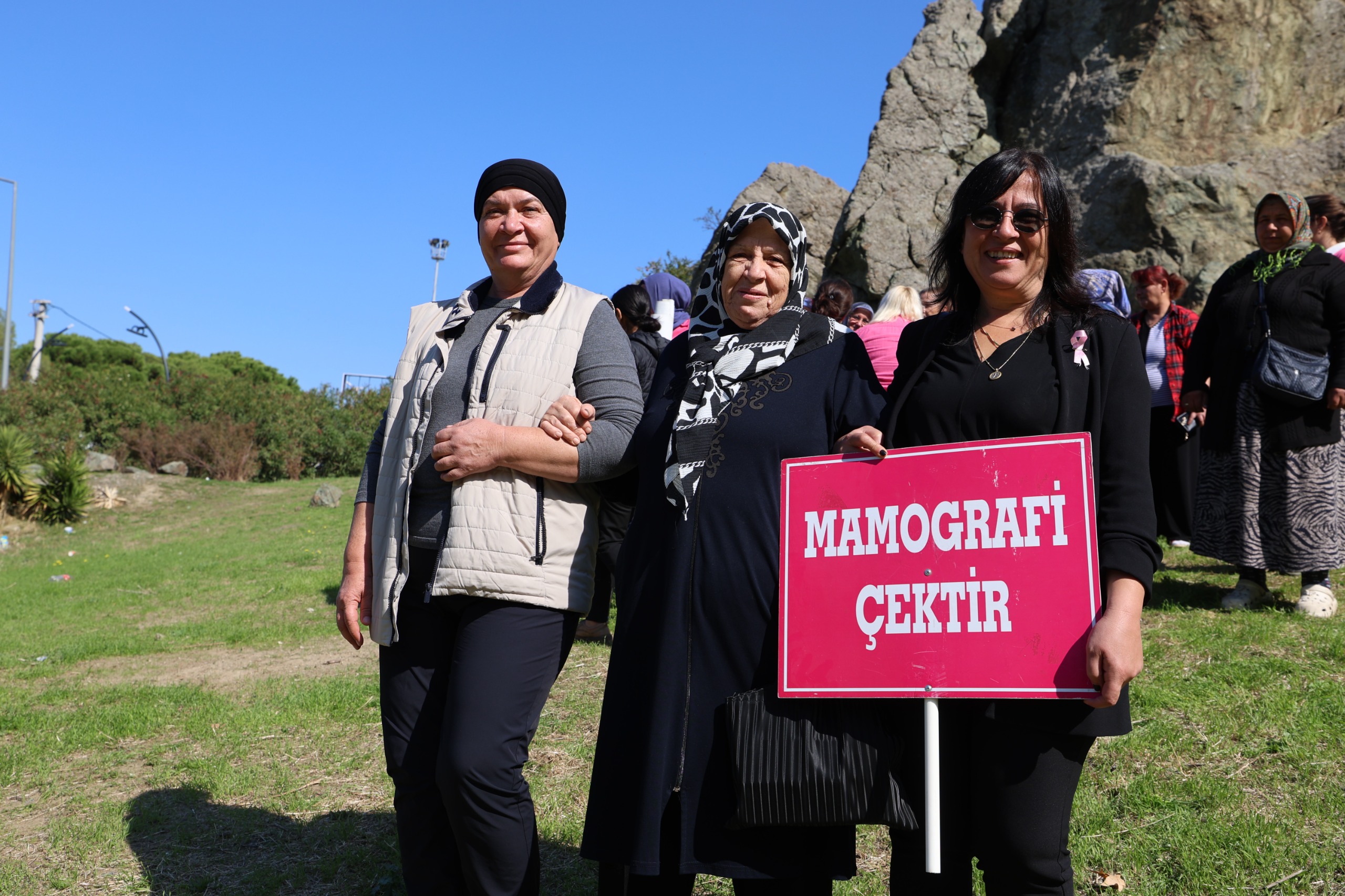 Manisa’da pembe farkındalık devam ediyor