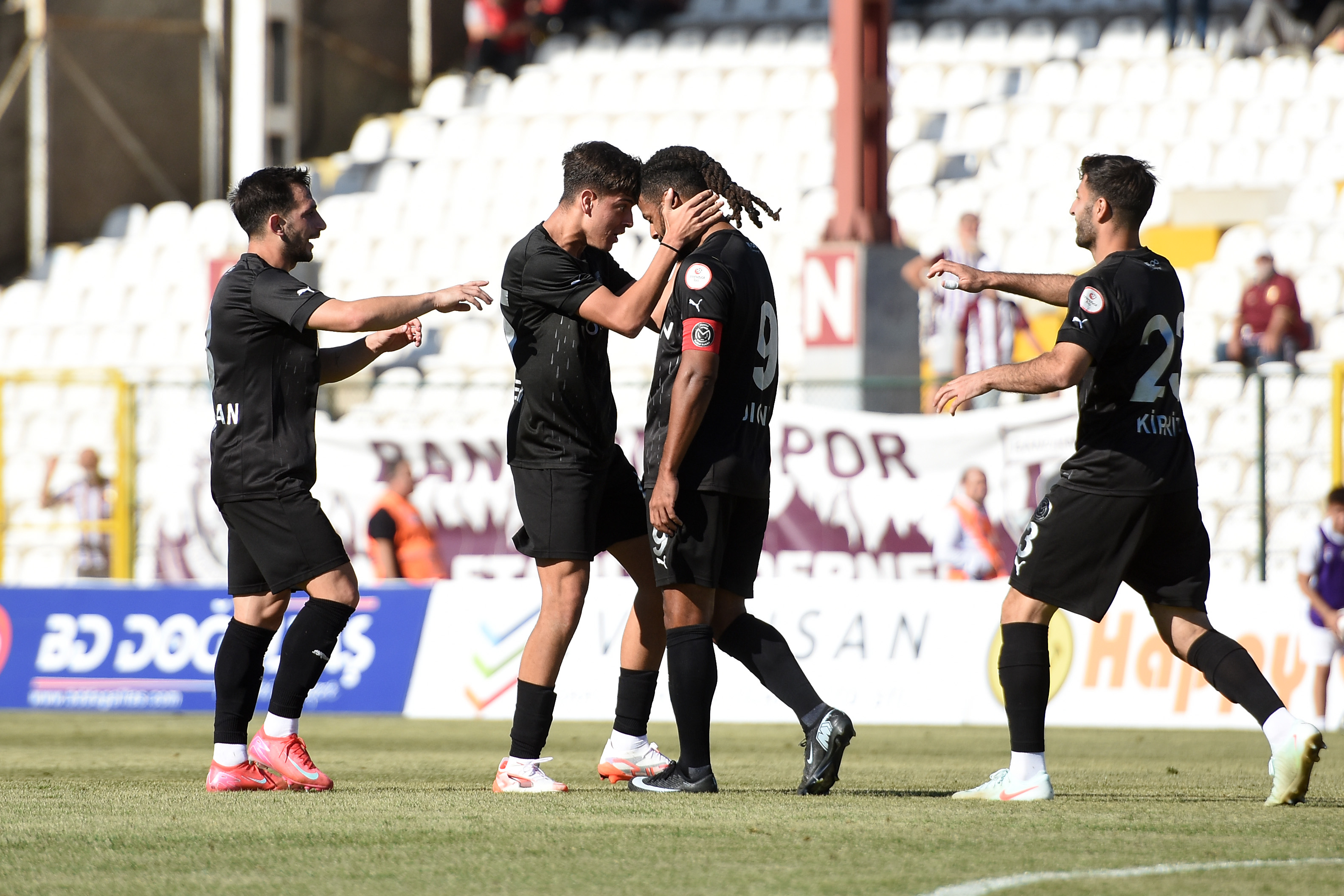Manisa FK’dan sıradaki mücadeleye yoğun hazırlık