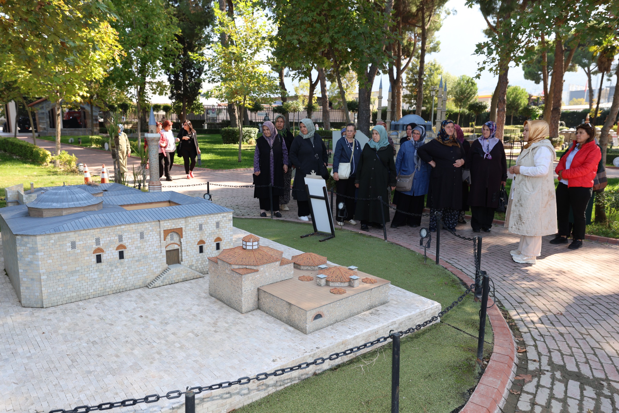 Manisa’da pembe farkındalık devam ediyor