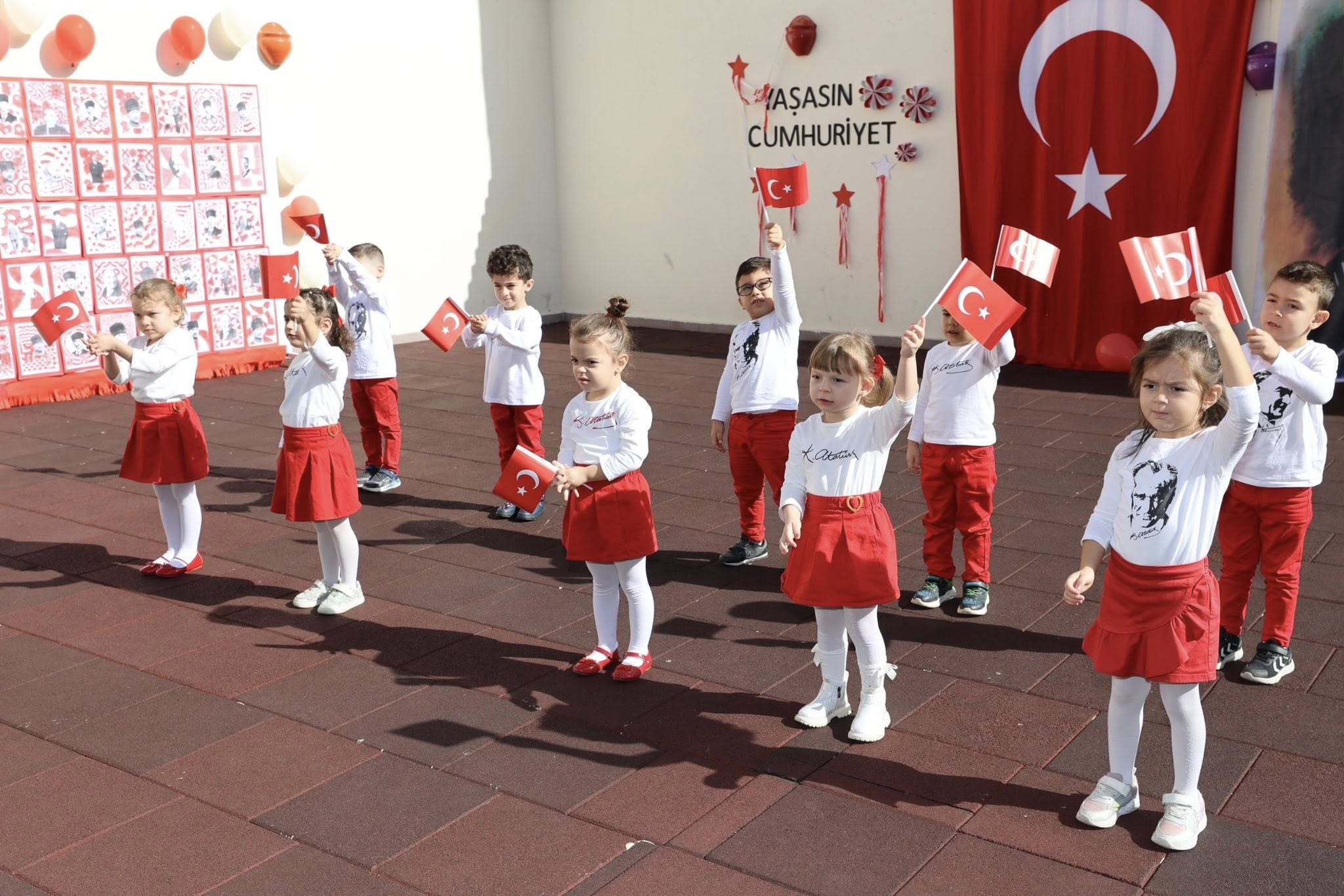 Manisa’da Cumhuriyet’in 102. yılı coşkuyla kutlandı