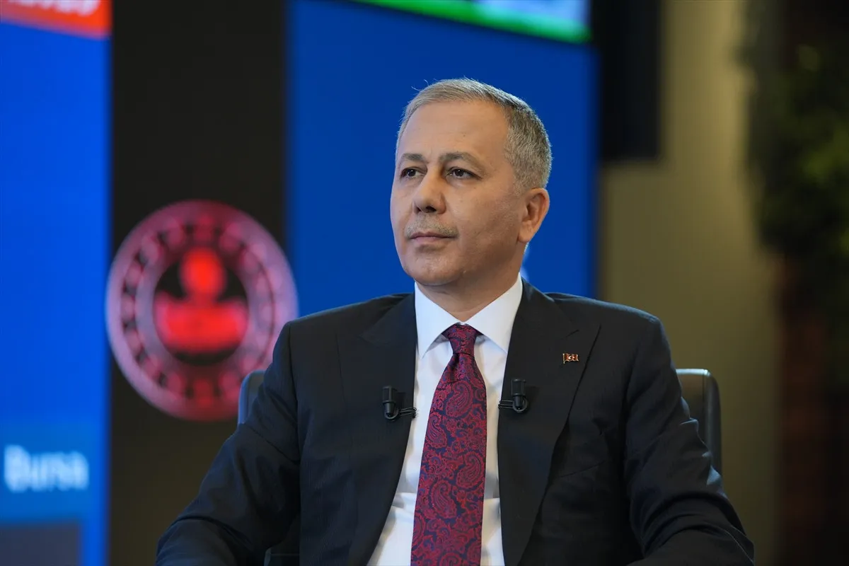 Ali Yerlikaya açıkladı: Kırmızı ışık ihlalinin cezası büyük!