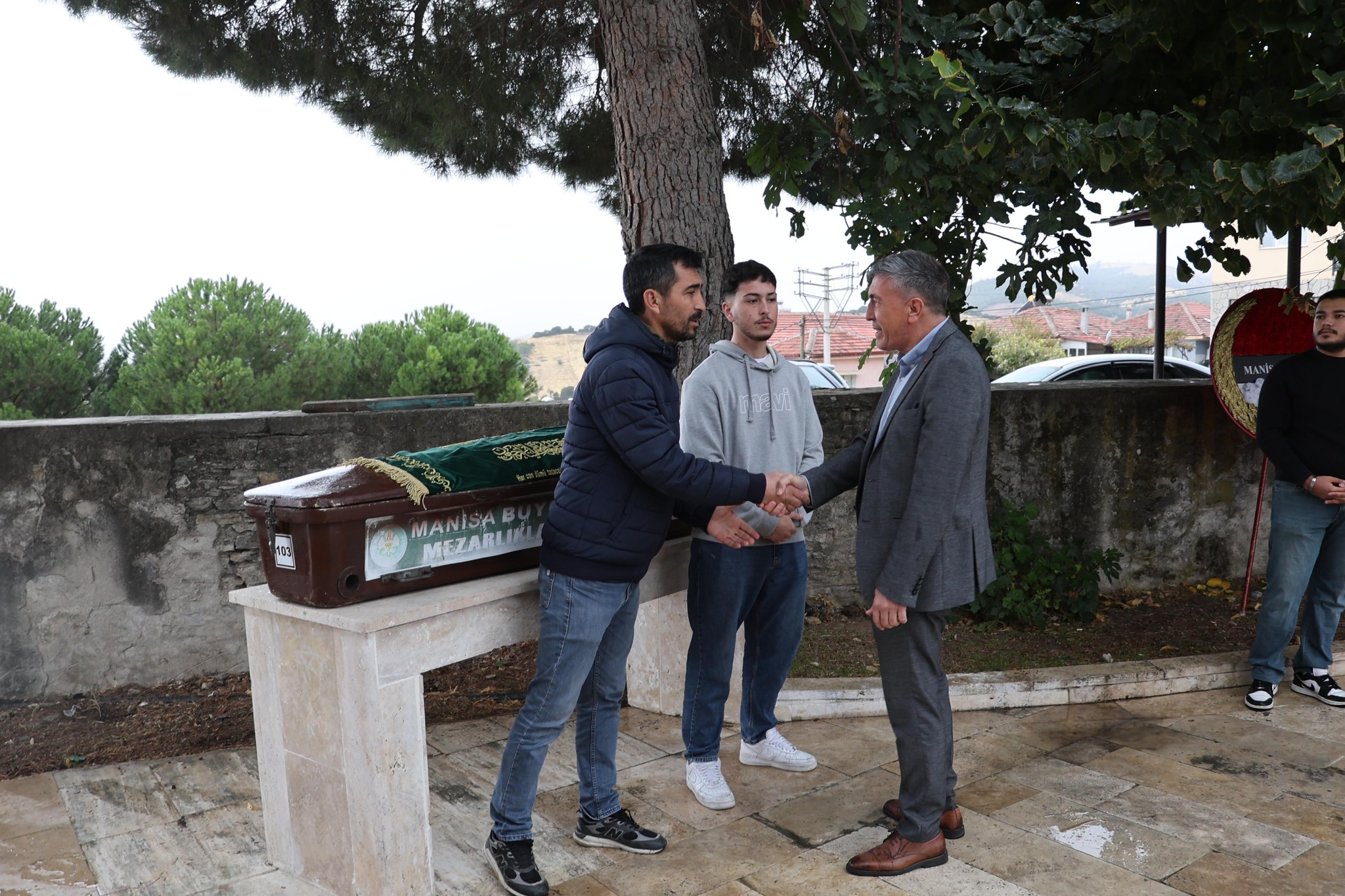 Manisa’da şehit babası son yolculuğuna uğurlandı