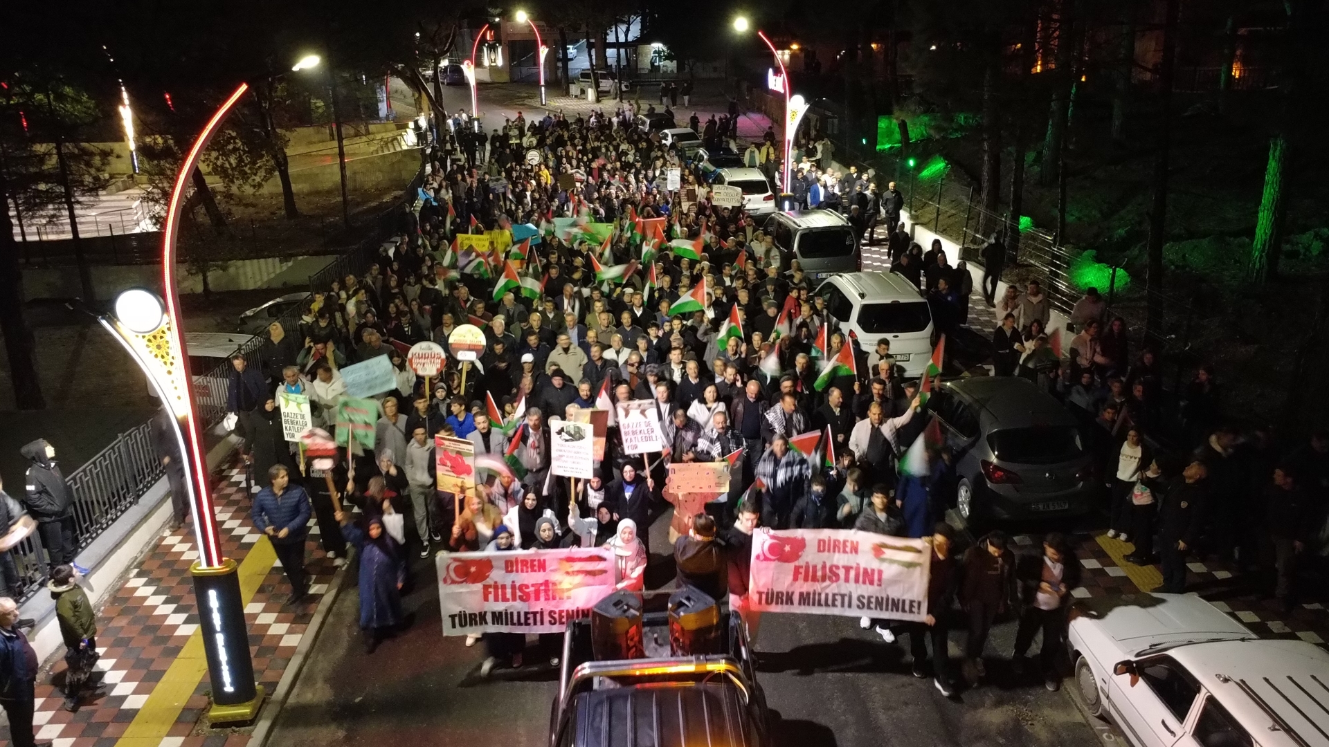 Manisa'nın ilçesinde de Gazze'ye destek yürüyüşü