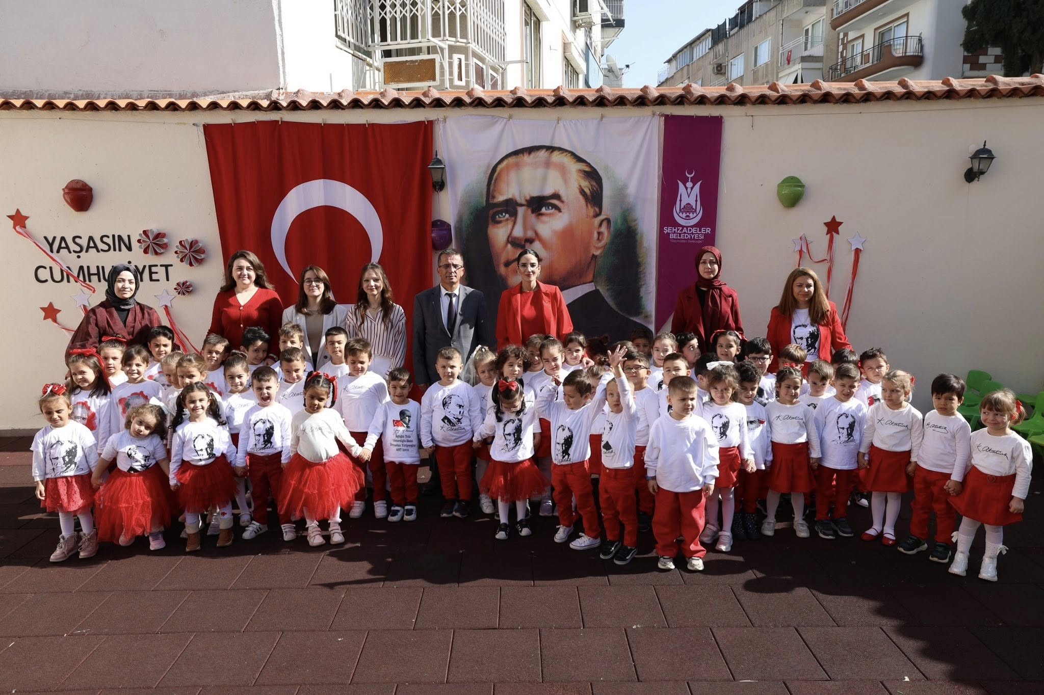 Manisa’da Cumhuriyet’in 102. yılı coşkuyla kutlandı