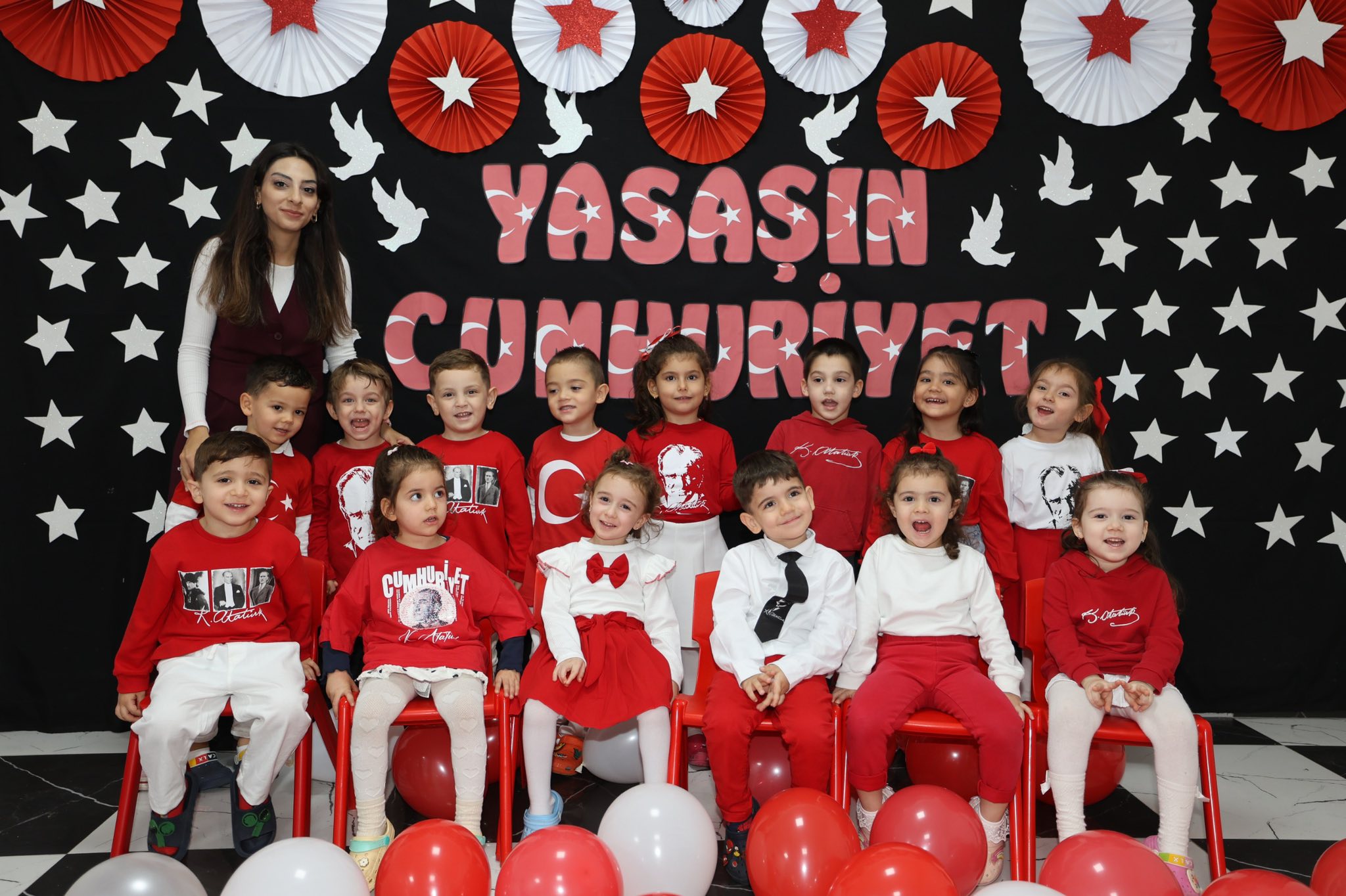 Manisa’da çocuk evlerinde Cumhuriyet coşkusu