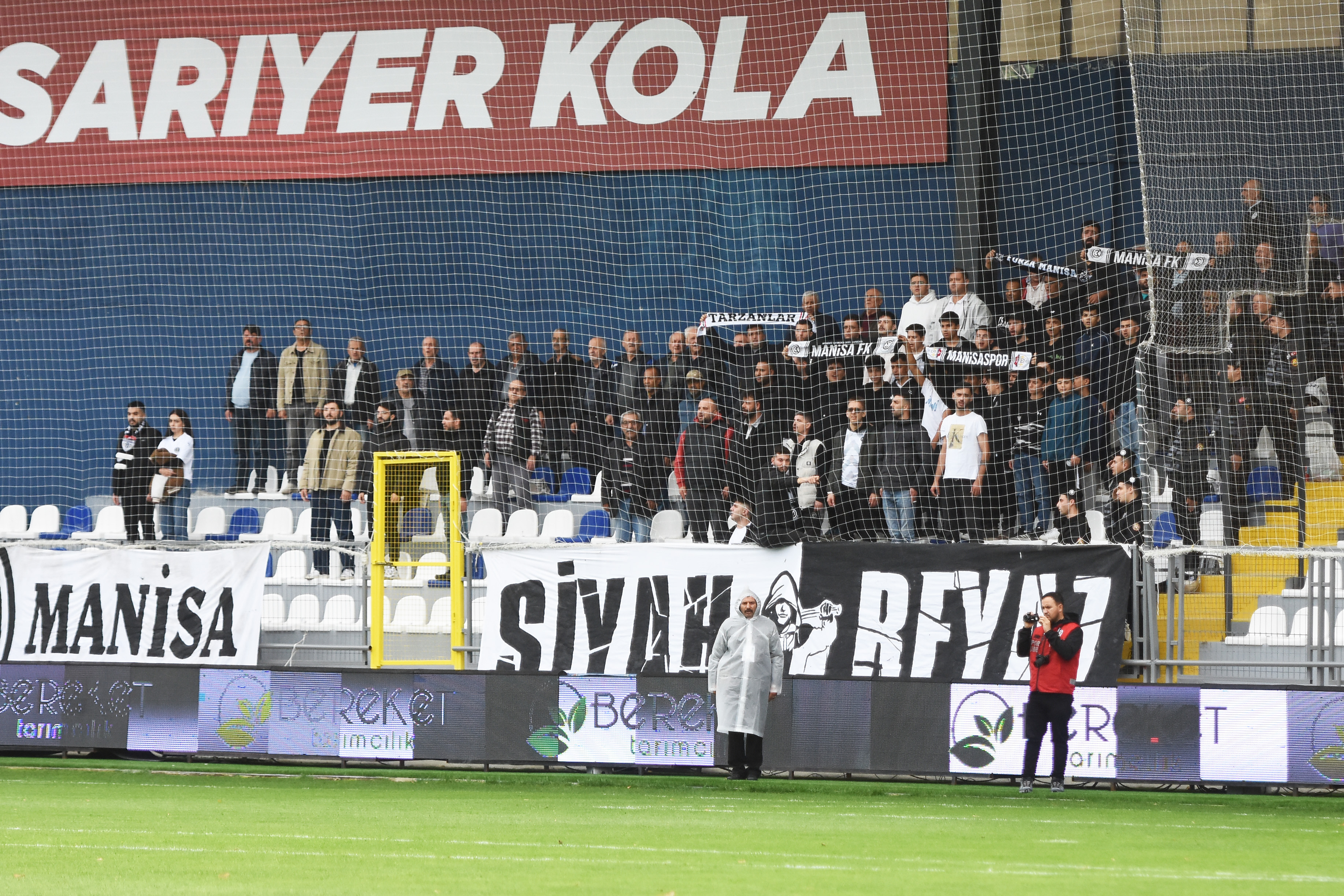 Manisa FK 10 kişi kaldığı maçta Sarıyerspor’la berabere kaldı