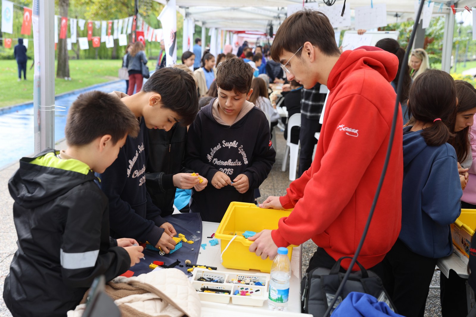 Manisa'da bilim şenliği kapılarını açtı