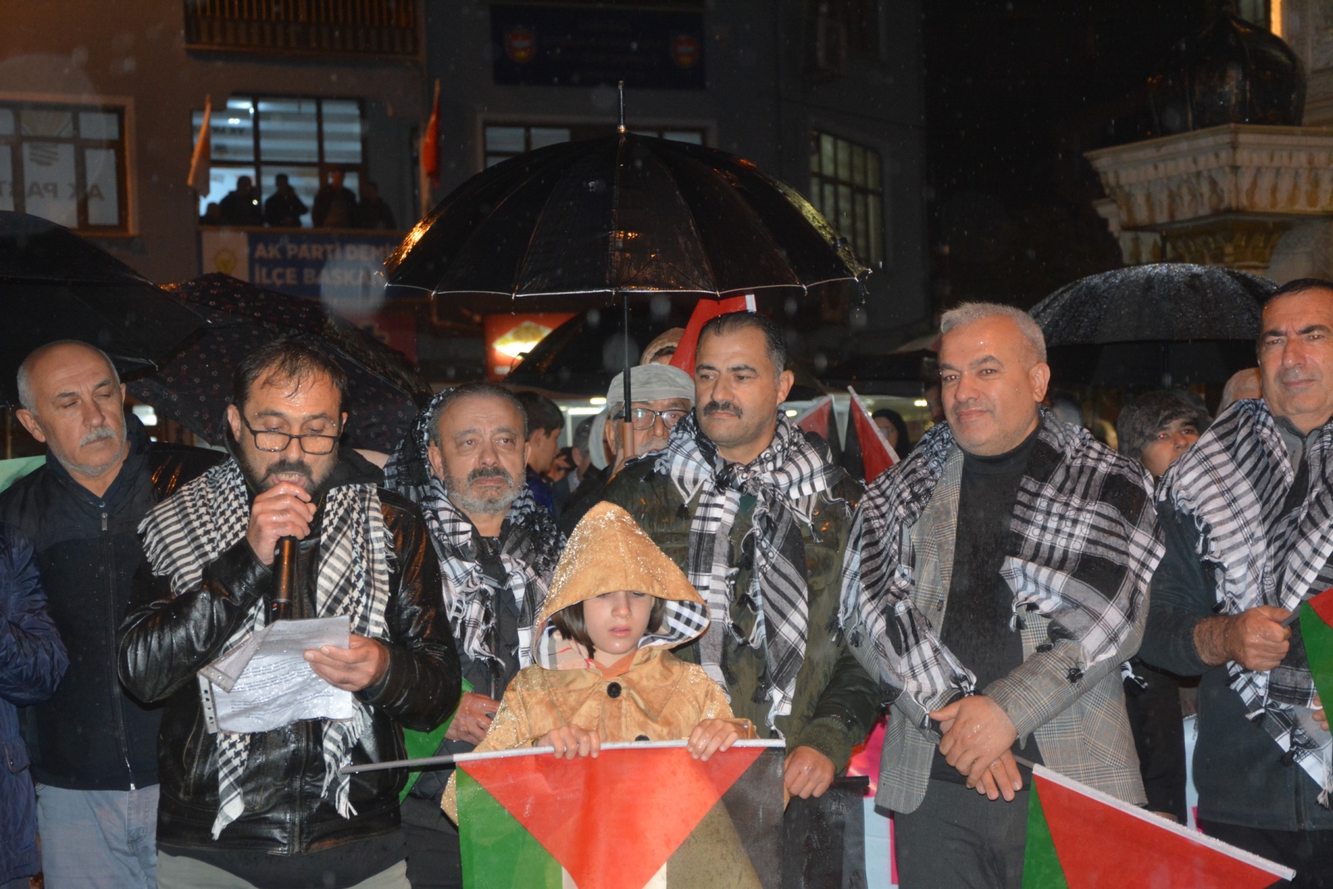 Manisa'nın ilçesinde de Gazze'ye destek yürüyüşü