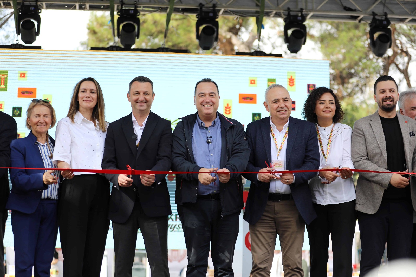 Akhisar'da lezzet rüzgarı esti