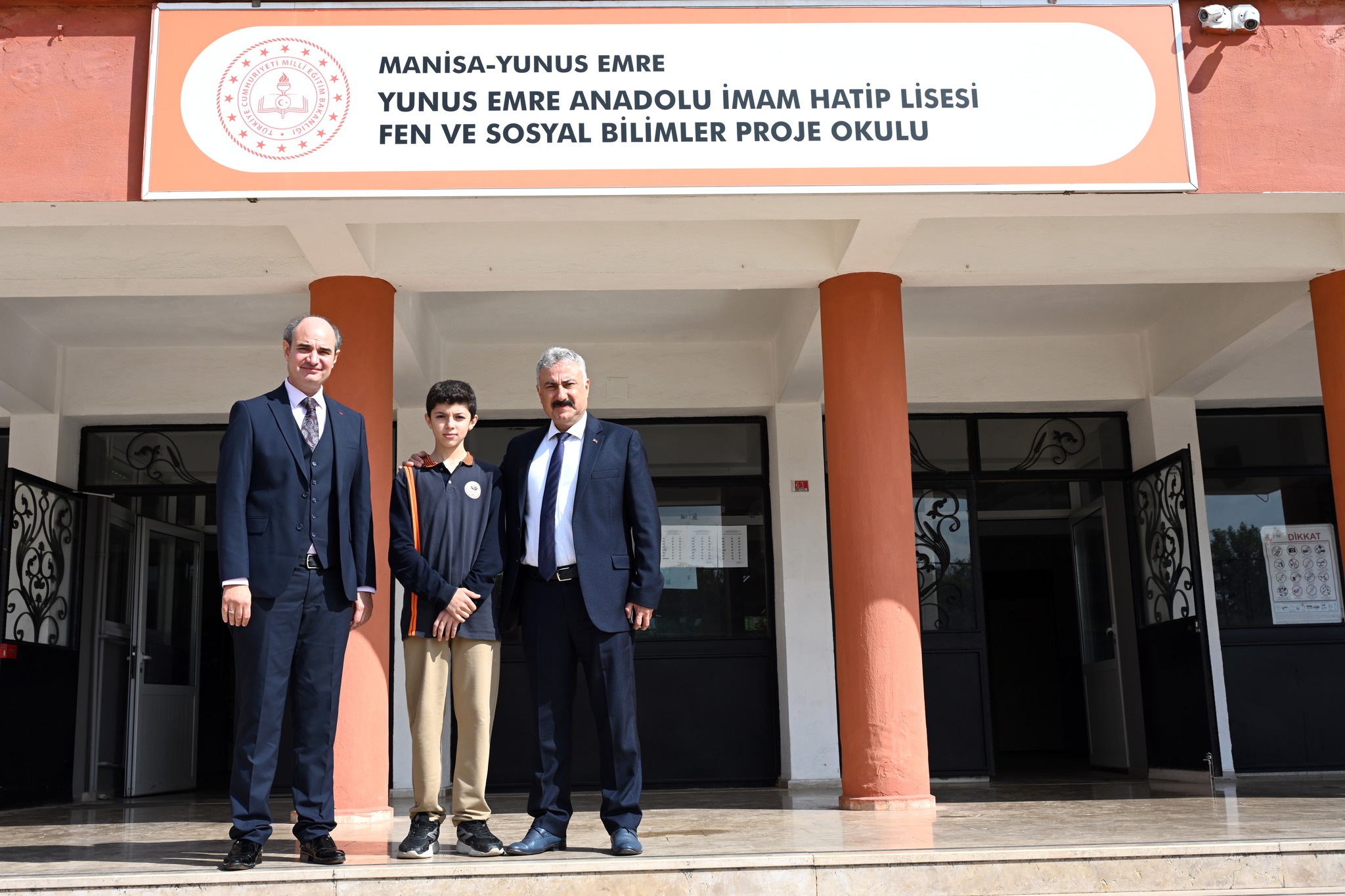 Manisa Emniyet Müdürü Aktaş’tan okul ziyaretleri: “Gençlerimizin huzuru önceliğimiz”