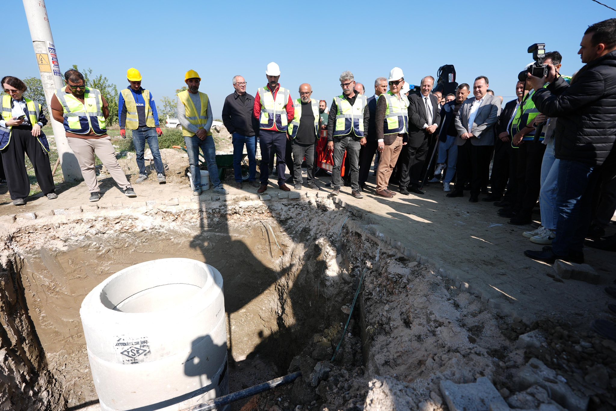 Muradiye küllerinden doğuyor: Altyapı projesine ilk kepçe vuruldu!