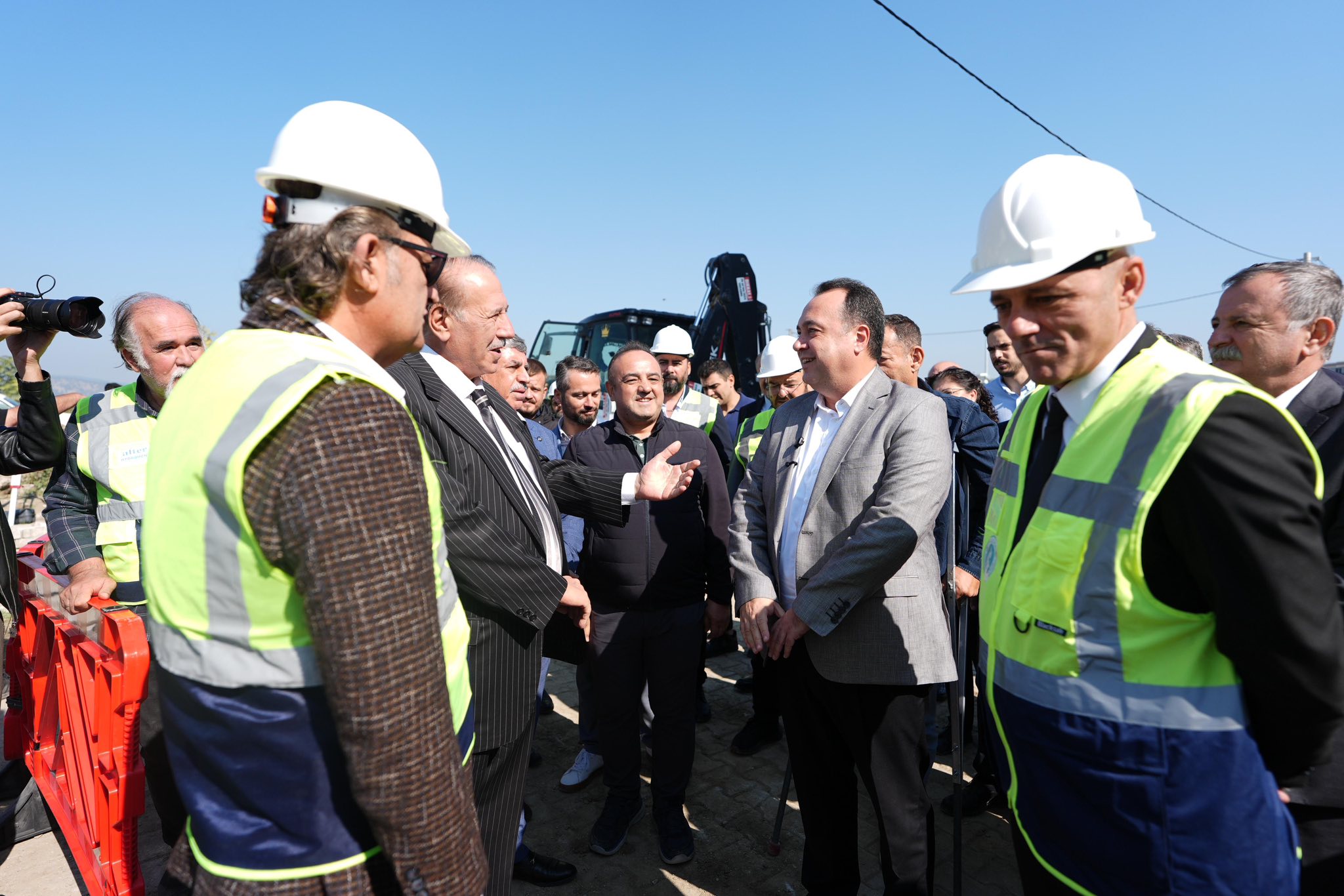 Muradiye küllerinden doğuyor: Altyapı projesine ilk kepçe vuruldu!