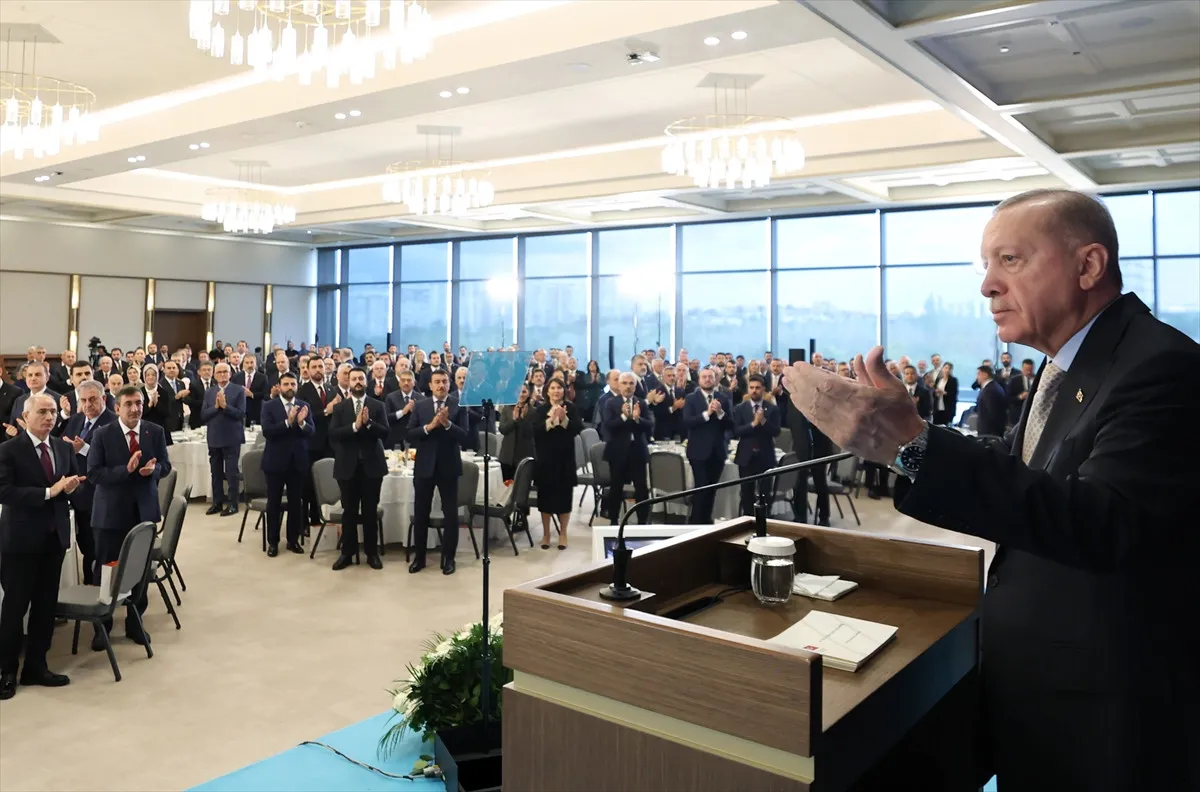 7 Belediye daha AK Parti’de: Rozetleri Cumhurbaşkanı Erdoğan taktı