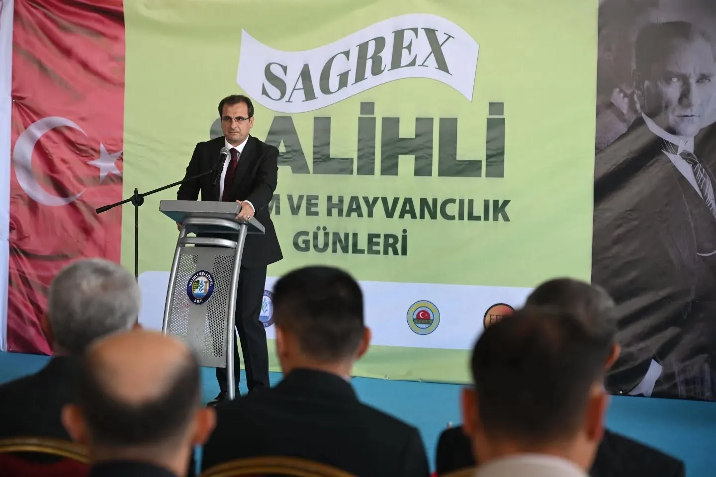 Manisa’da çiftçilerin buluşma noktası: Büyük fuara yoğun ilgi!