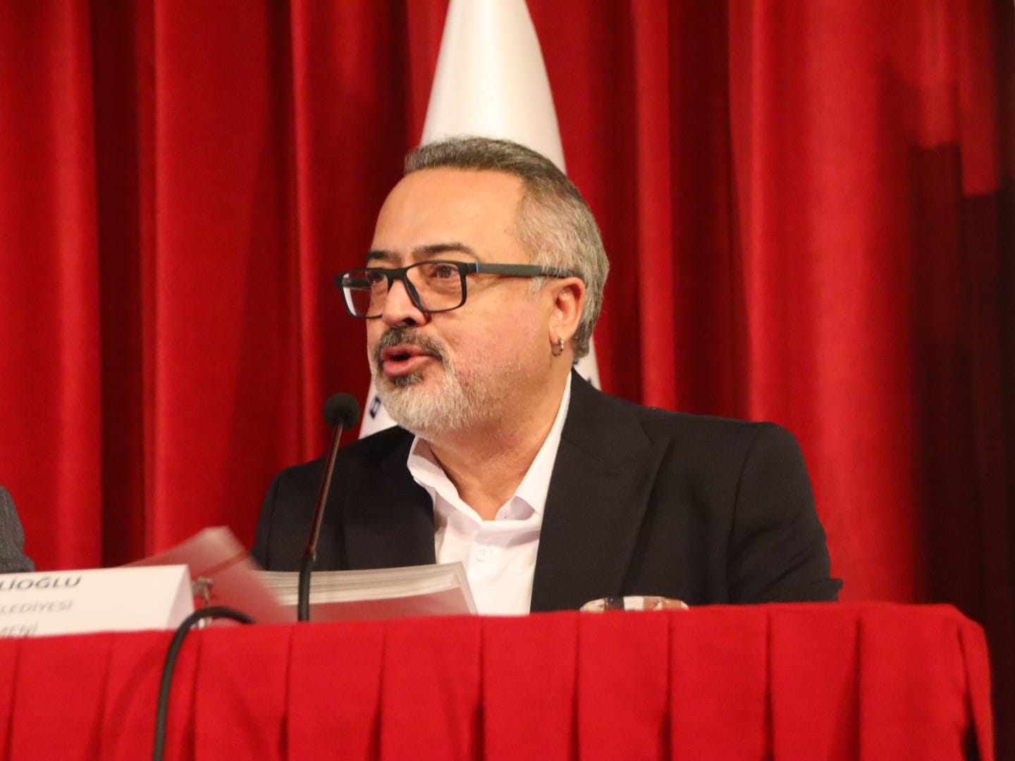 Manisa tiyatrosunda açılış coşkusu: Tiyatronun teması belli oldu!