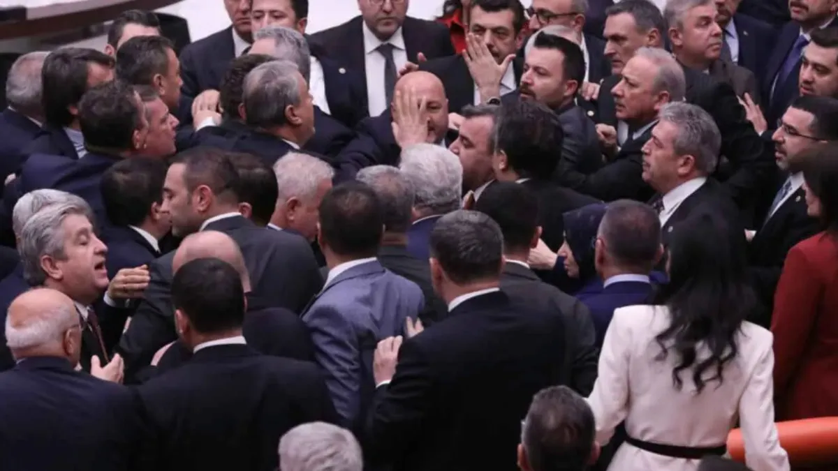 Mecliste ortalık karıştı: “Öcalan” sloganına İYİ Parti’den sert tepki!