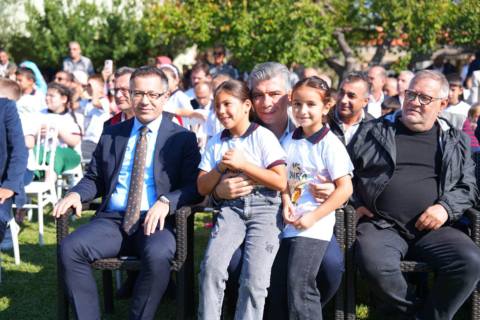 Manisa’nın ilçesinde zeytin hasadı şenliği