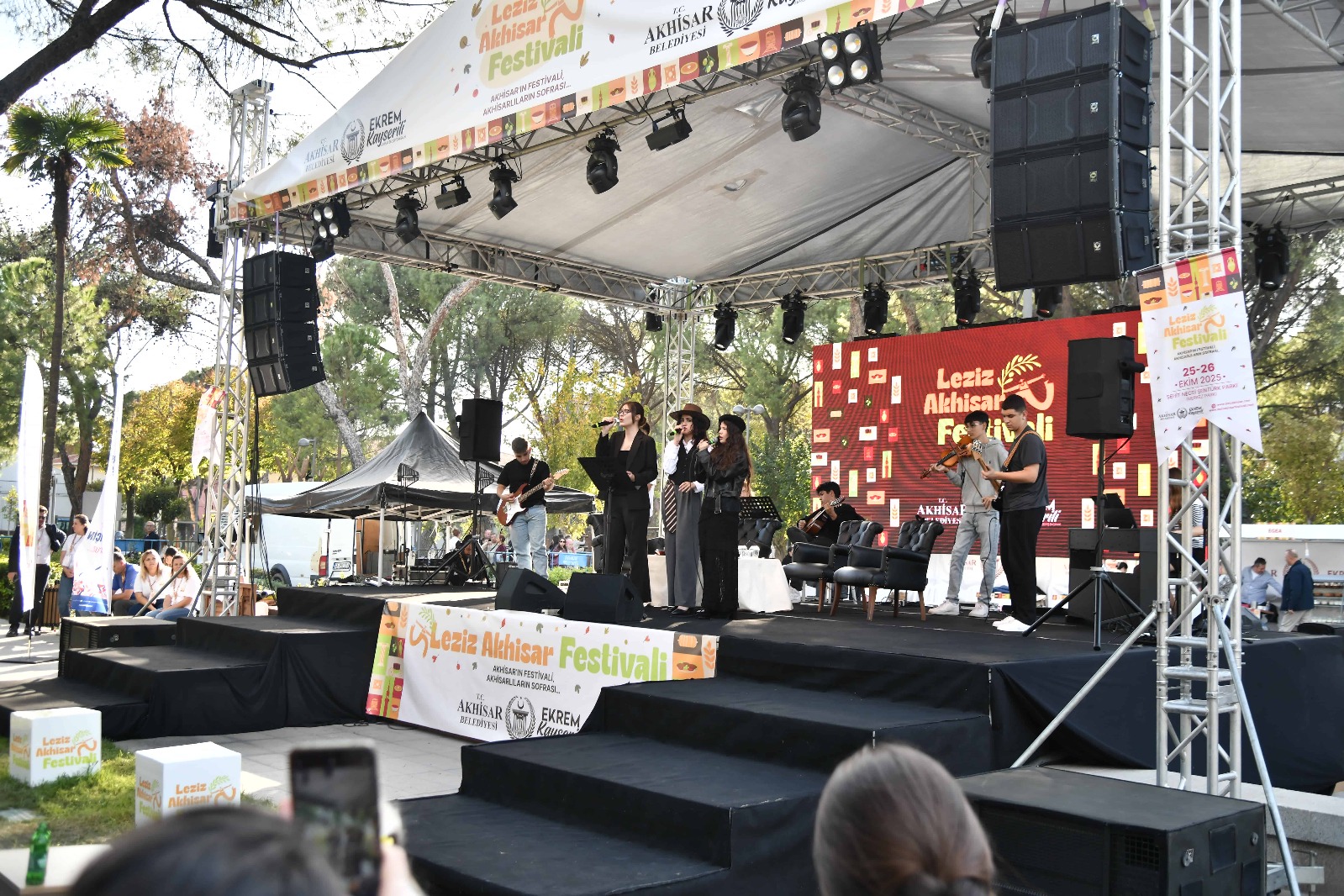 Akhisar'da lezzet rüzgarı esti