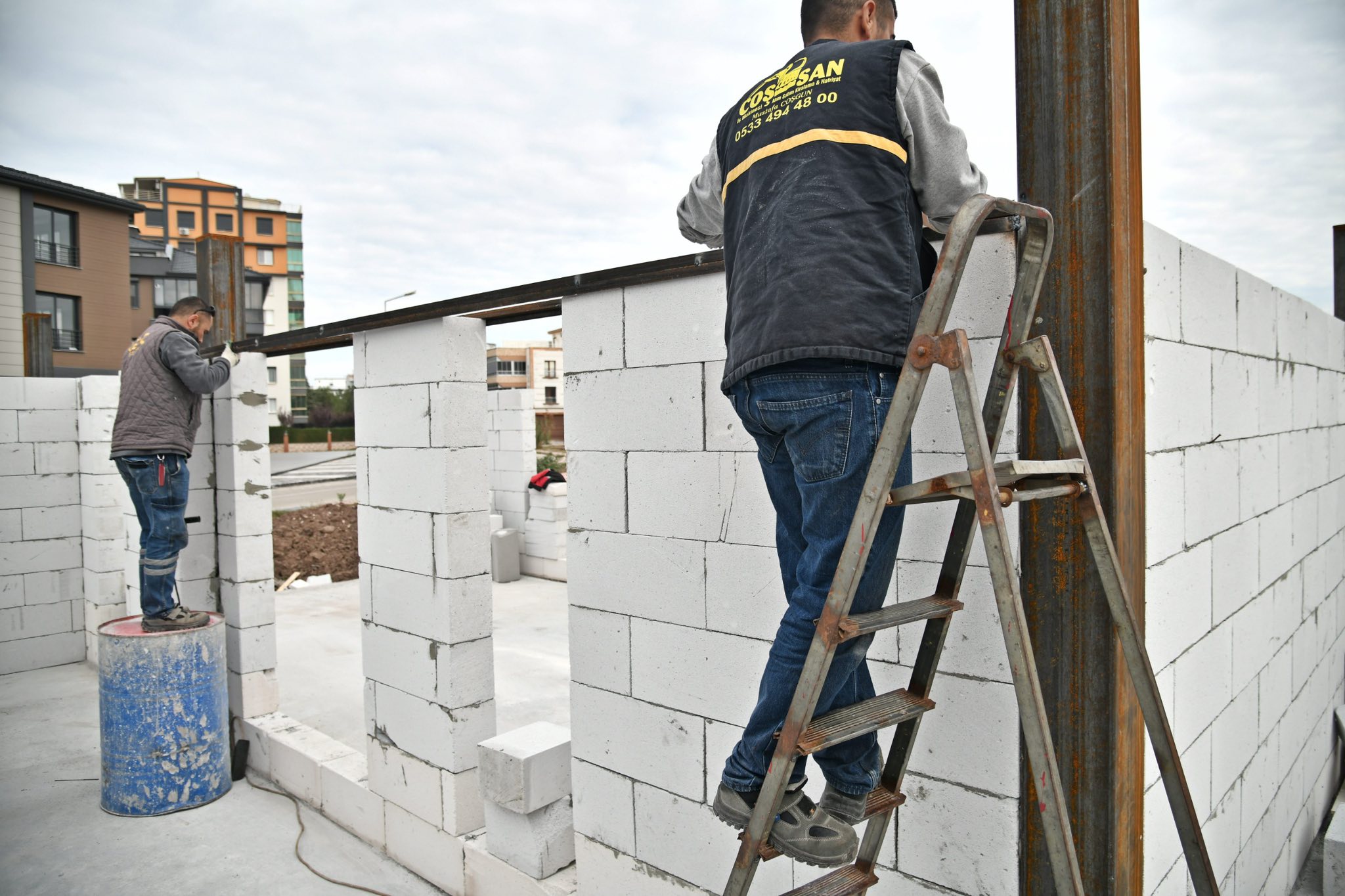 Manisa’da trafik güvenliği için yeni bir adım: Yeni denetleme binası yükselişte!