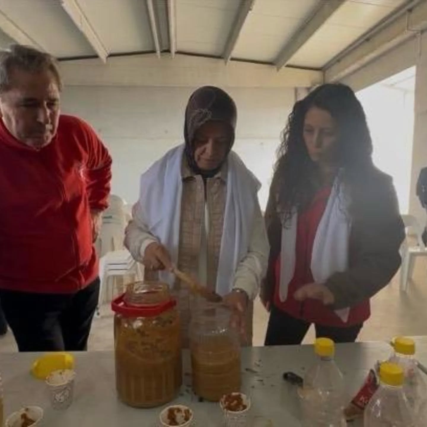 Manisa’da kadınlardan zararlılara karşı doğal çözüm