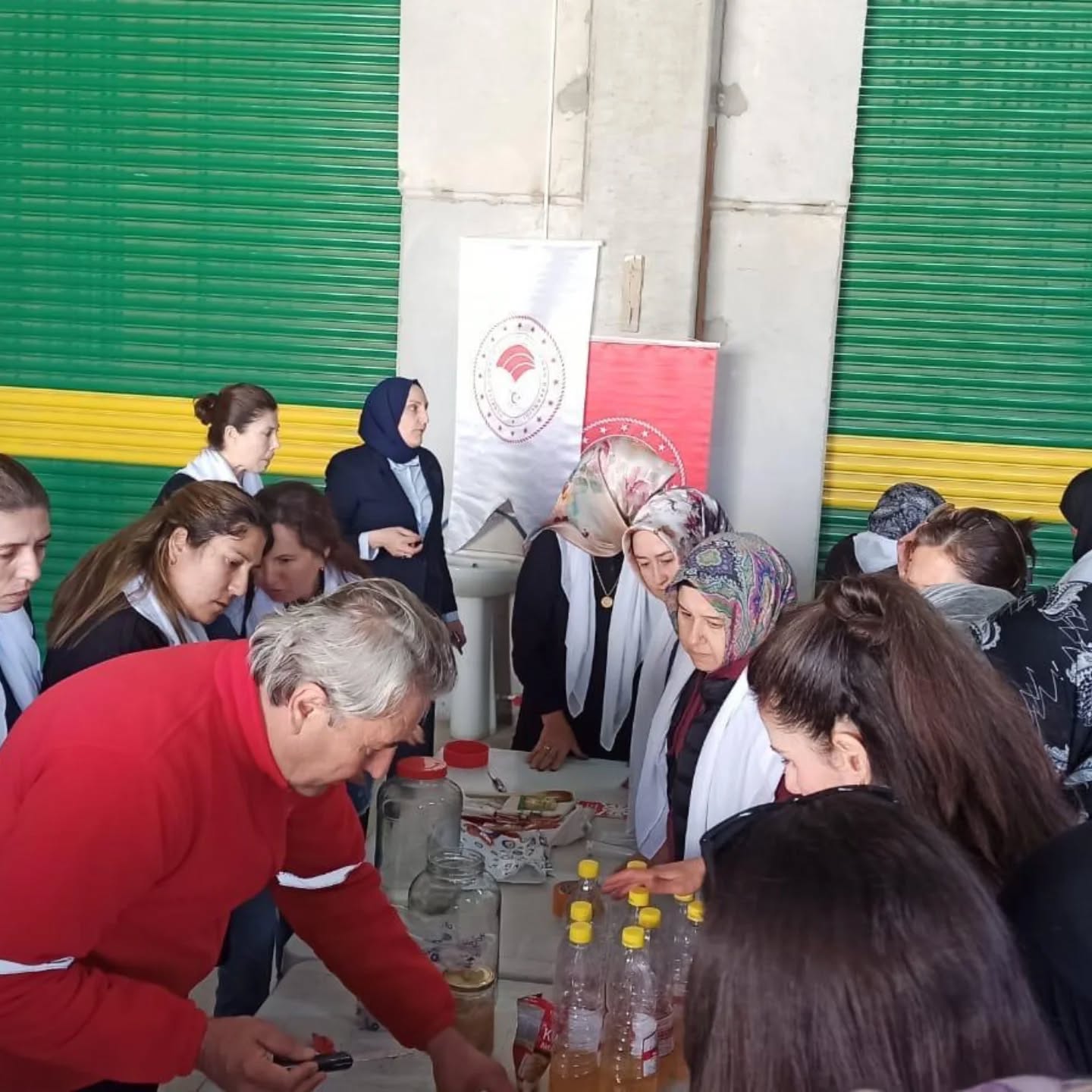 Manisa’da kadınlardan zararlılara karşı doğal çözüm